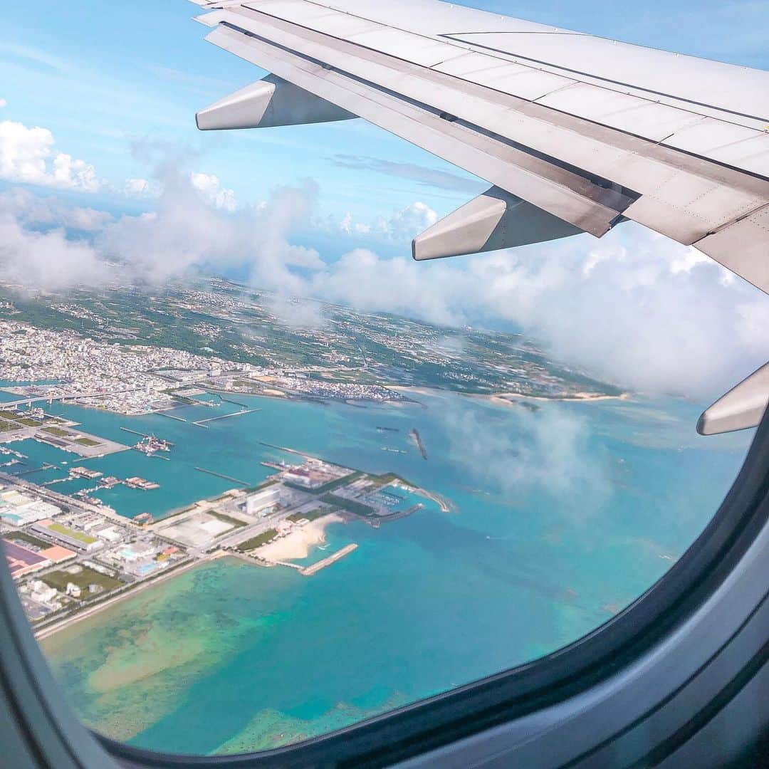 おのだまーしーのインスタグラム：「今年は飛行機利用が増えそう😄 #沖縄 #宮古島」