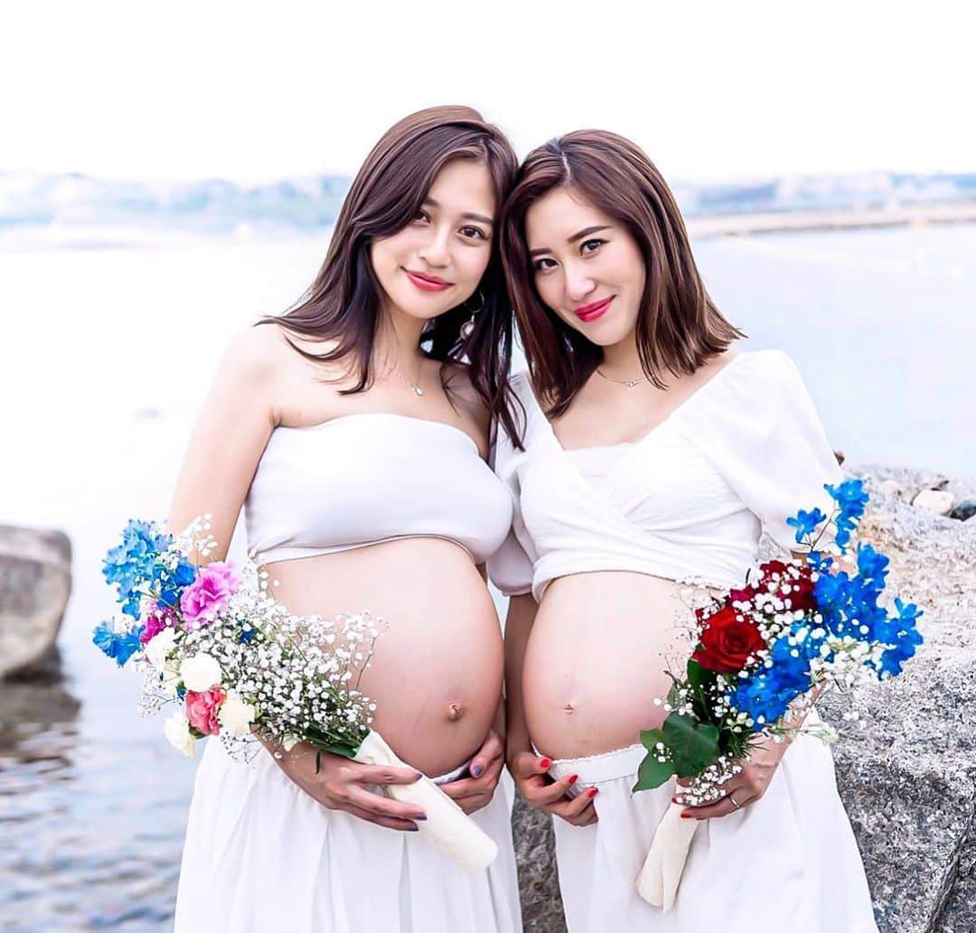 橘リンさんのインスタグラム写真 - (橘リンInstagram)「Maternity photo♡ . 実は @aya__fit とは予定日3日違い🍒 お互い元気な赤ちゃん産もうね👶 . . 素敵な写真を撮ってくれた @shiba_photo ありがとう☺️ . . #maternity #maternityshoot #maternityphotography #maternitydresses #beach #37weekspregnant #pregnancy #マタニティフォト #マタニティヌード #臨月 #妊娠中 #プレママ #女の子ママ #男の子ママ」7月23日 9時28分 - rincharon