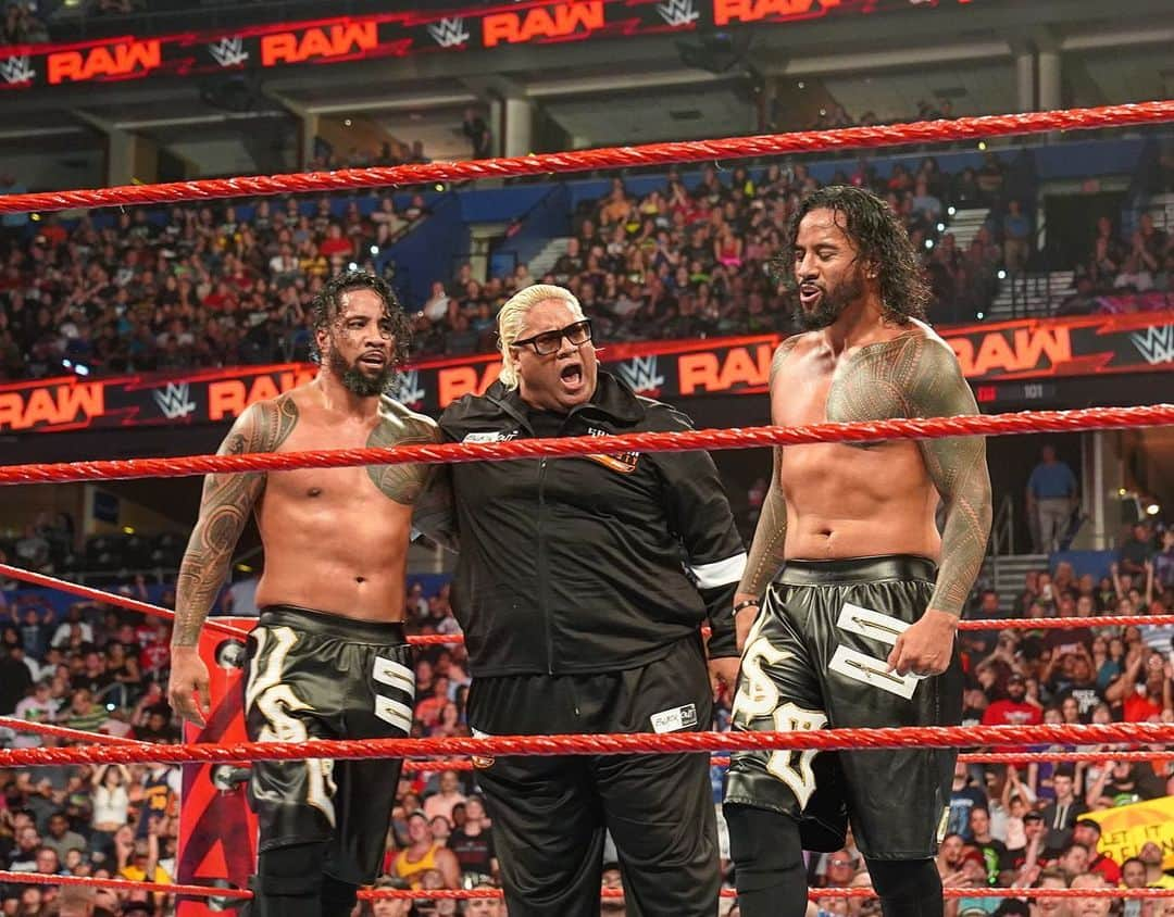 WWEさんのインスタグラム写真 - (WWEInstagram)「It didn’t matter that #TheRevival brought @testifydvon to their corner, family always comes out on top when #TheUsos have @rikishi by their side! #RawReunion」7月23日 9時29分 - wwe