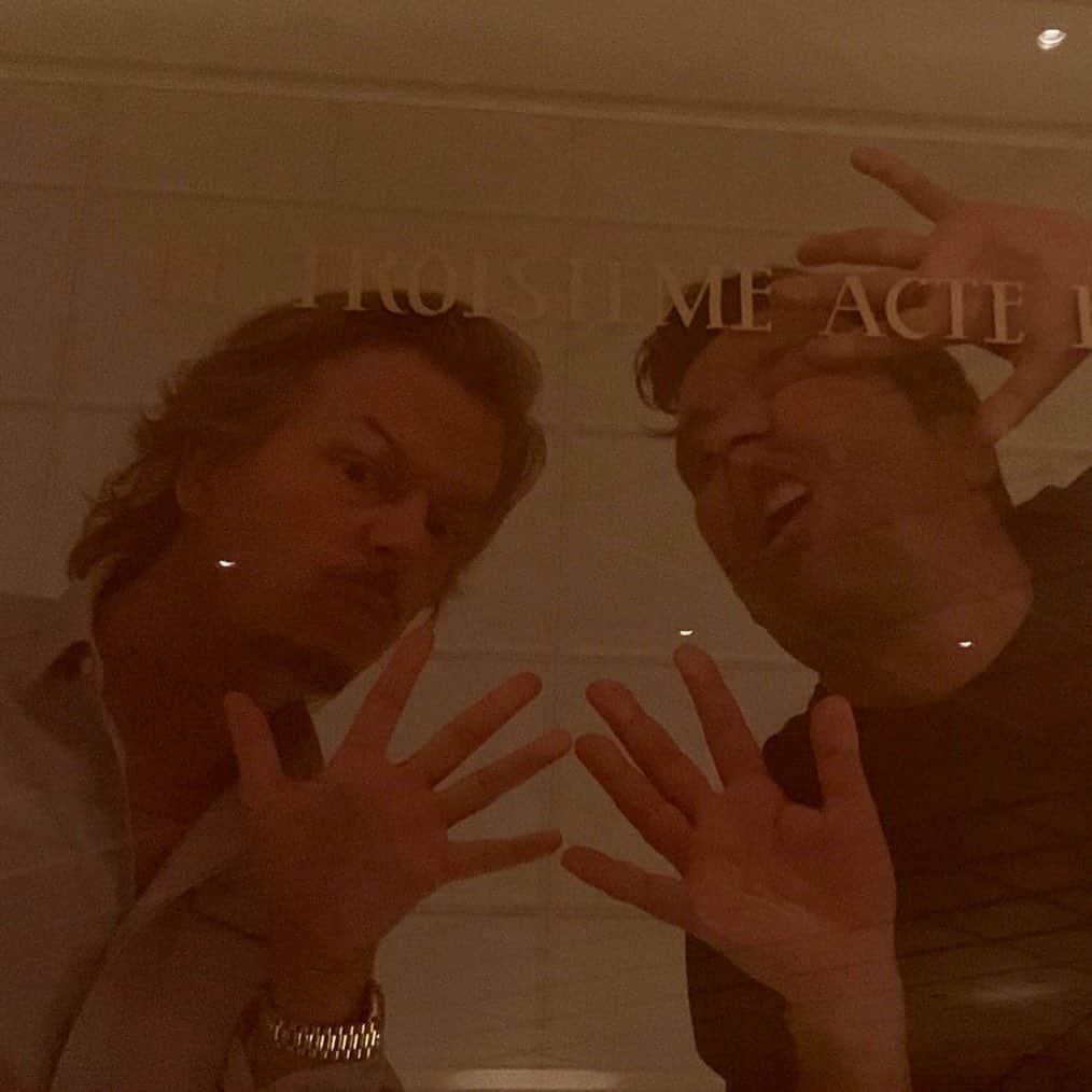デヴィッド・スペードのインスタグラム：「Me and jimmy at my birthday dinner.  Things didnt go as planned.  Watch me tonight on @jimmyfallon  @lightsout  Starts next monday」
