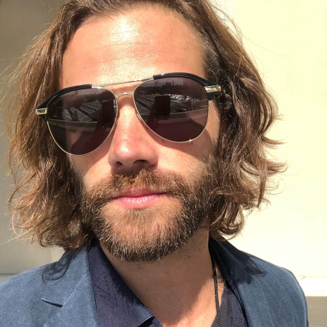 ジャレッド・パダレッキのインスタグラム：「Sunday #sdcc Jared, meet Monday #finalseasonspn Sam.... Talk amongst yourselves.... #spnfamily #24hourchallenge」
