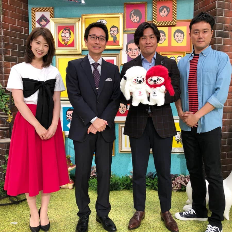 本野大輔のインスタグラム：「今朝のす・またん ZIP!の生放送。 ラグビー元日本代表、大畑大介さんに出演いただきました。 番組MCの野村アナ、虎谷アナとの写真です。 ラグビーW杯開幕まであと約２ヶ月！ ytvでは中継、特番と盛り上げていきます。 #ラグビー #rugby #ラグビーワールドカップ2019 #すまたん #zip #読売テレビ #ytv #大畑大介 さん #野村明大 アナ #虎谷温子 アナ #本野大輔 #アナウンサー」