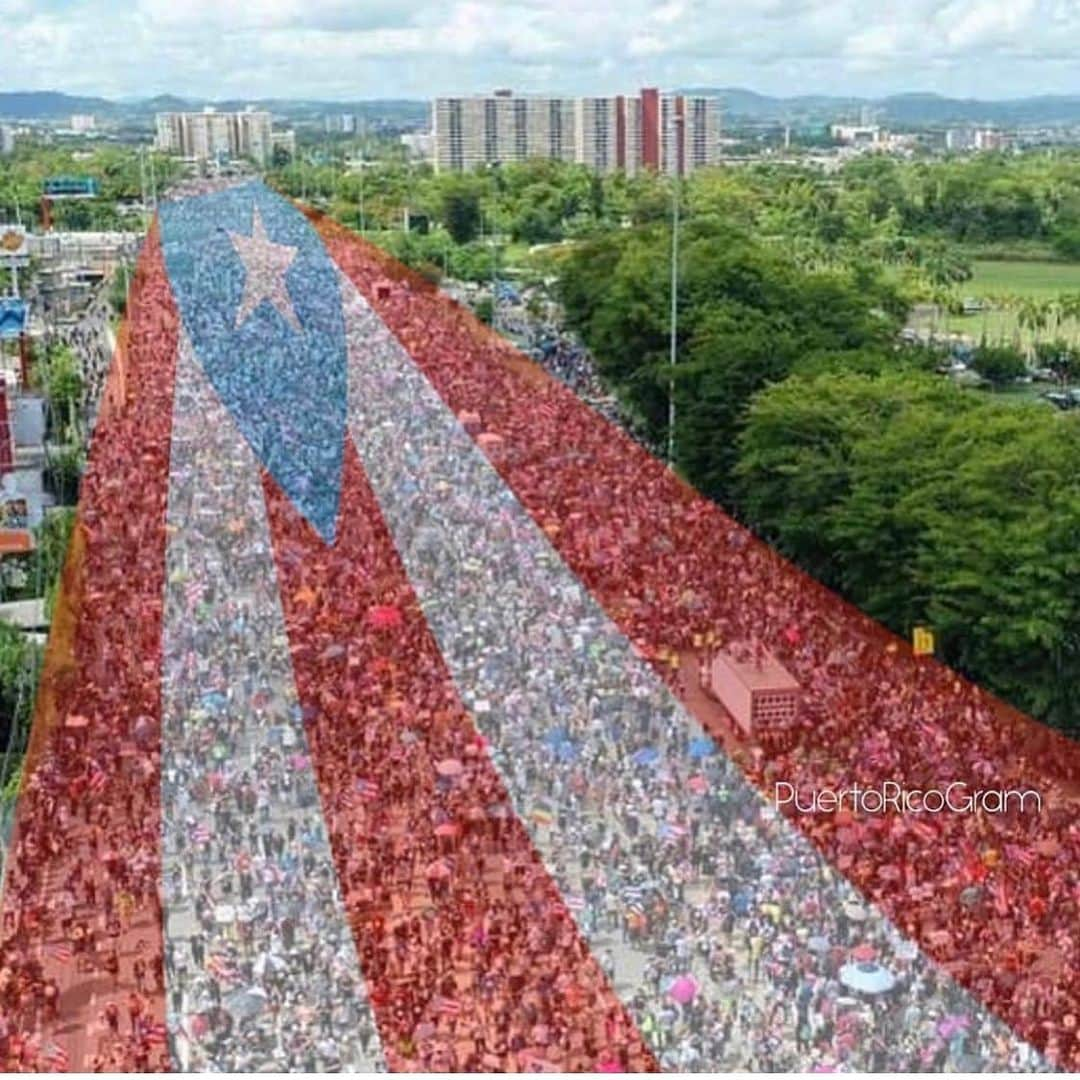 ファット・ジョーさんのインスタグラム写真 - (ファット・ジョーInstagram)「Puerto Rico United#rickyrenuncia」7月23日 10時22分 - fatjoe