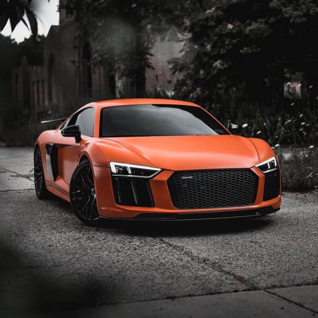 CarsWithoutLimitsさんのインスタグラム写真 - (CarsWithoutLimitsInstagram)「DRIP TOO HARD 🔥 Owner @ramin_rambo  Photo @r.ego  #carswithoutlimits #audi #r8 #audir8 #orange」7月23日 10時33分 - carswithoutlimits