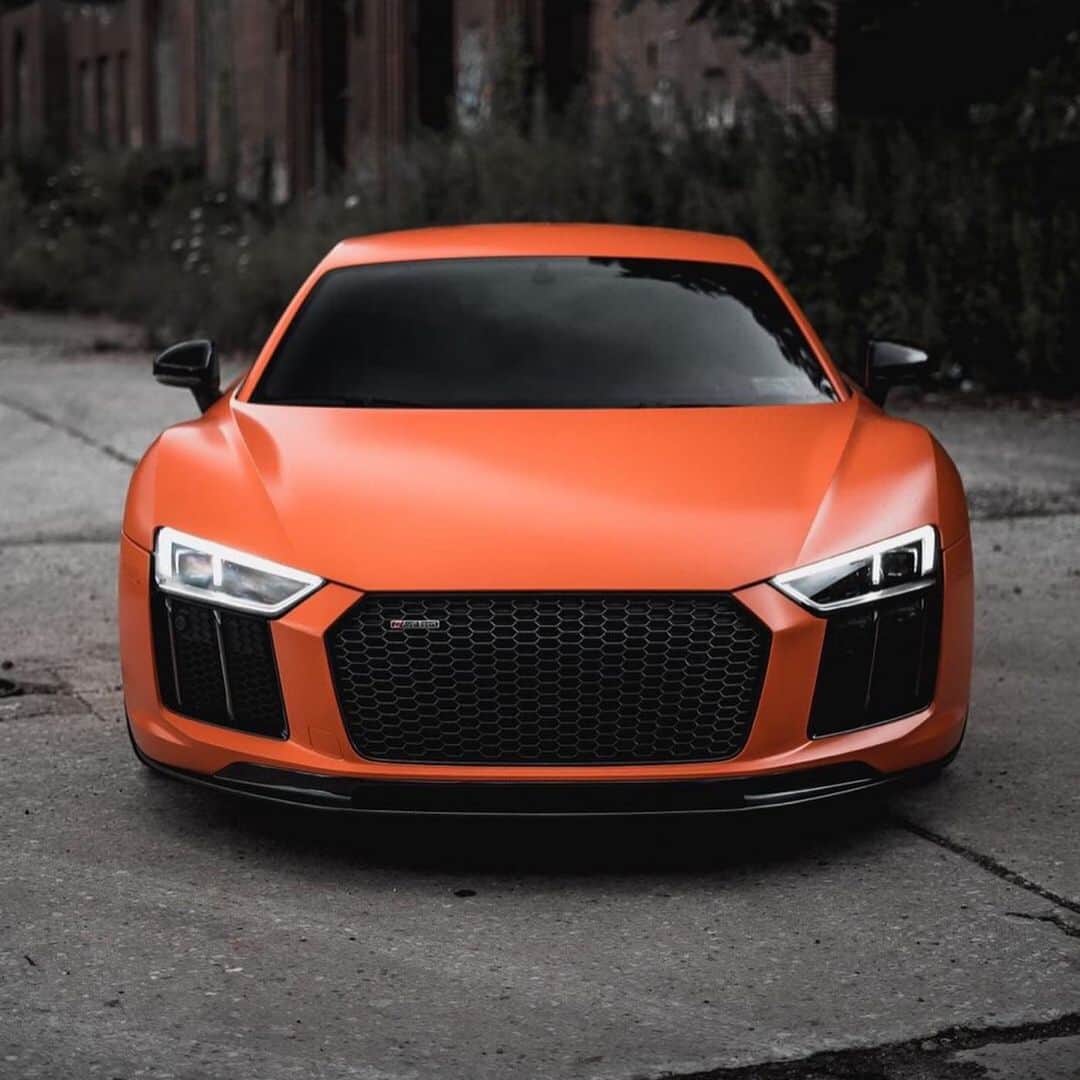 CarsWithoutLimitsさんのインスタグラム写真 - (CarsWithoutLimitsInstagram)「DRIP TOO HARD 🔥 Owner @ramin_rambo  Photo @r.ego  #carswithoutlimits #audi #r8 #audir8 #orange」7月23日 10時33分 - carswithoutlimits