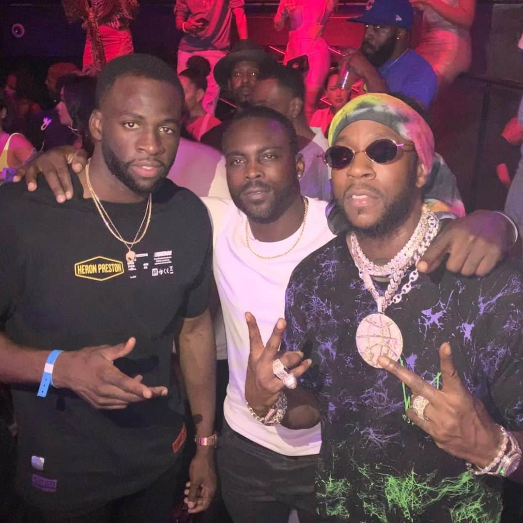 マイケル・ヴィックさんのインスタグラム写真 - (マイケル・ヴィックInstagram)「Vegas for the Paq/Thurman match!!! @money23green @2chainz 🔥🎯🙌🏾 🥊」7月23日 10時47分 - mikevick