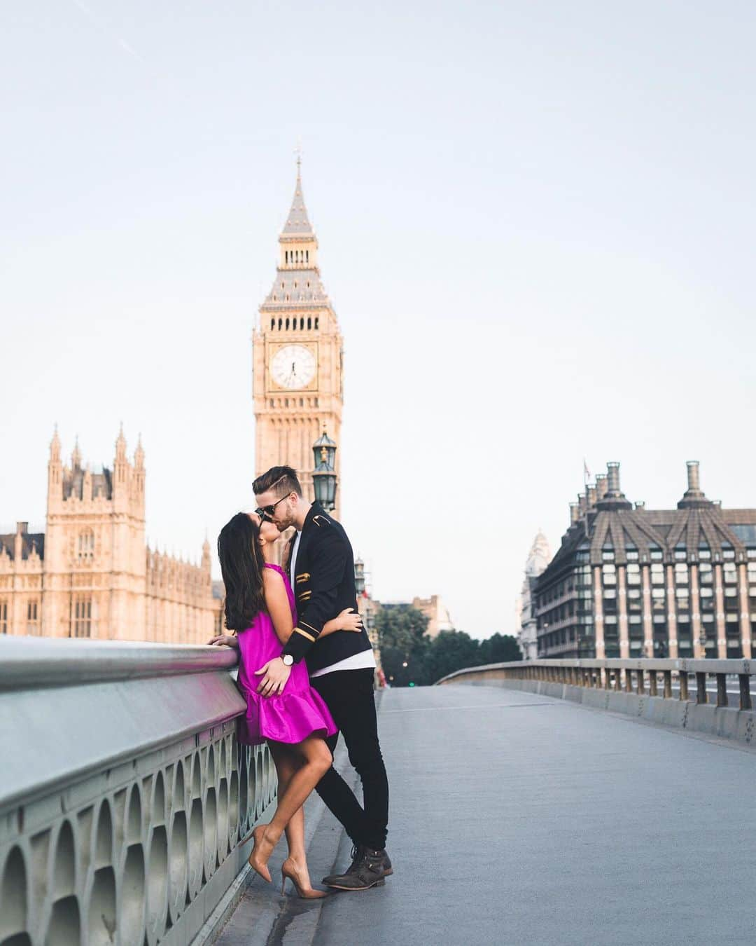 ウェンディー・グエンさんのインスタグラム写真 - (ウェンディー・グエンInstagram)「You, me, London 🎡 Can’t wait to travel with this one @gardnercr again 🧳」7月23日 10時51分 - wendyslookbook