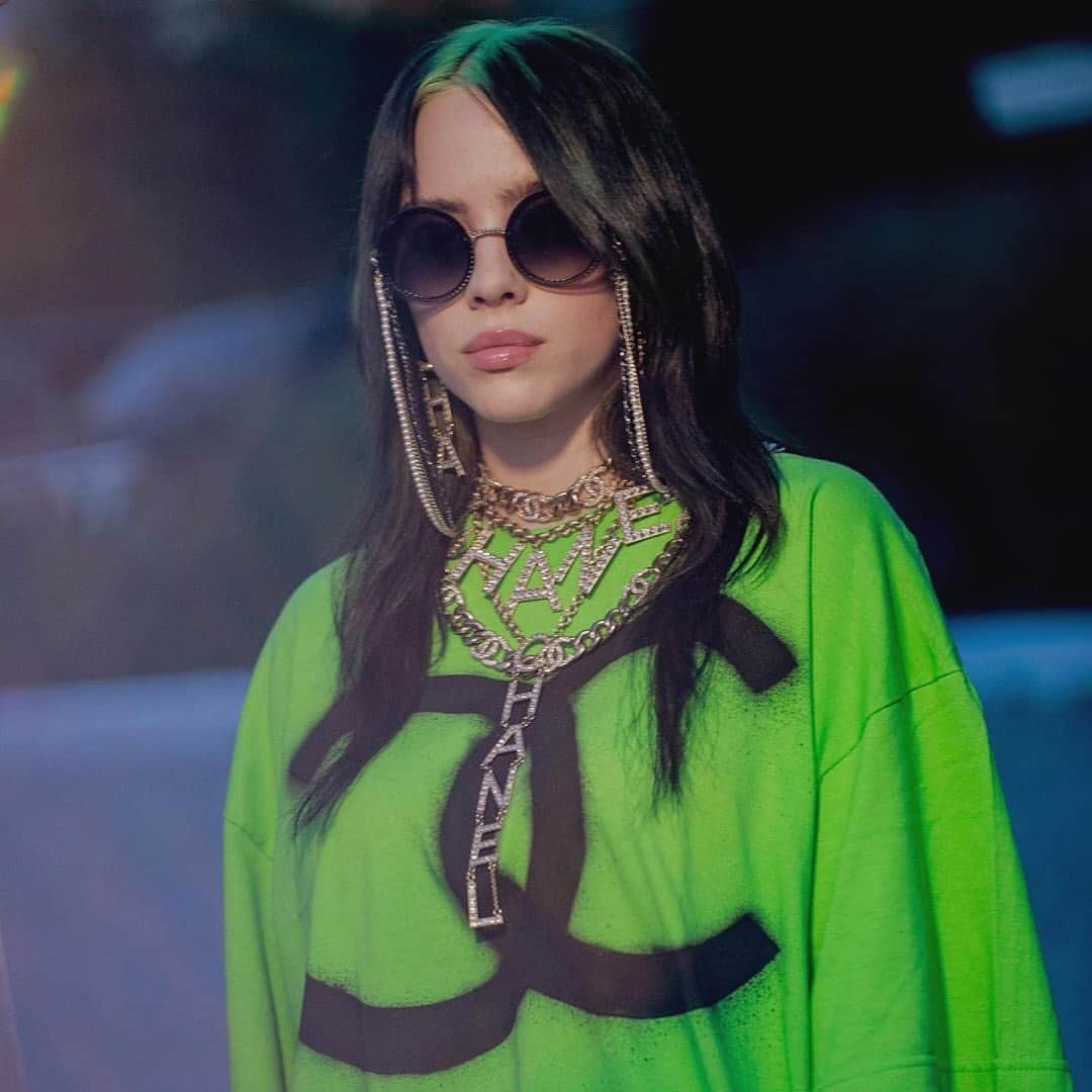 Teen Vogueさんのインスタグラム写真 - (Teen VogueInstagram)「It took me until this moment to realize how badly I needed to see @billieeilish dripping in @chanelofficial 💚 see the rest of @tvstyle's favorite fits from the weekend at the link in bio.」7月23日 11時07分 - teenvogue