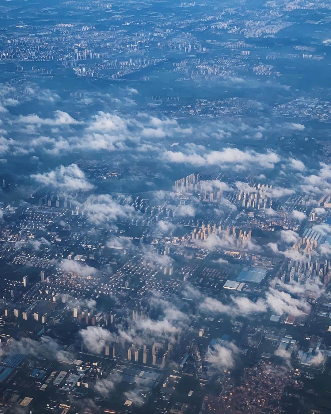 リウ・ウェンのインスタグラム：「#WenInFlight」