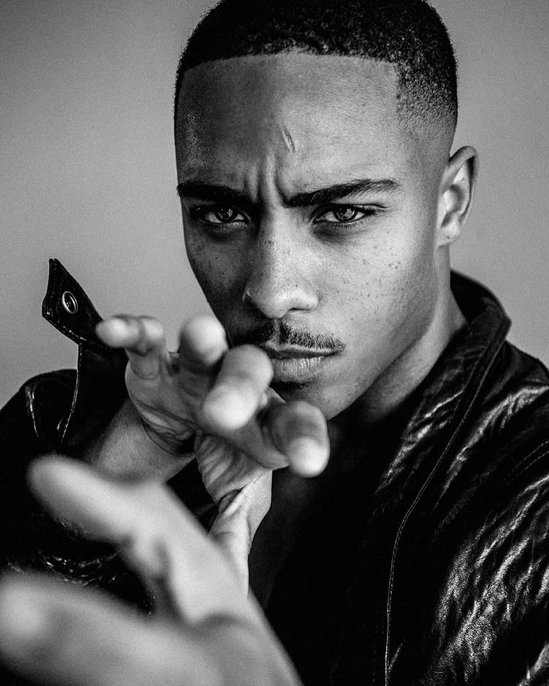 キース・パワーズのインスタグラム：「By: @damon_baker @christianstroble @patriciamoraleshair」