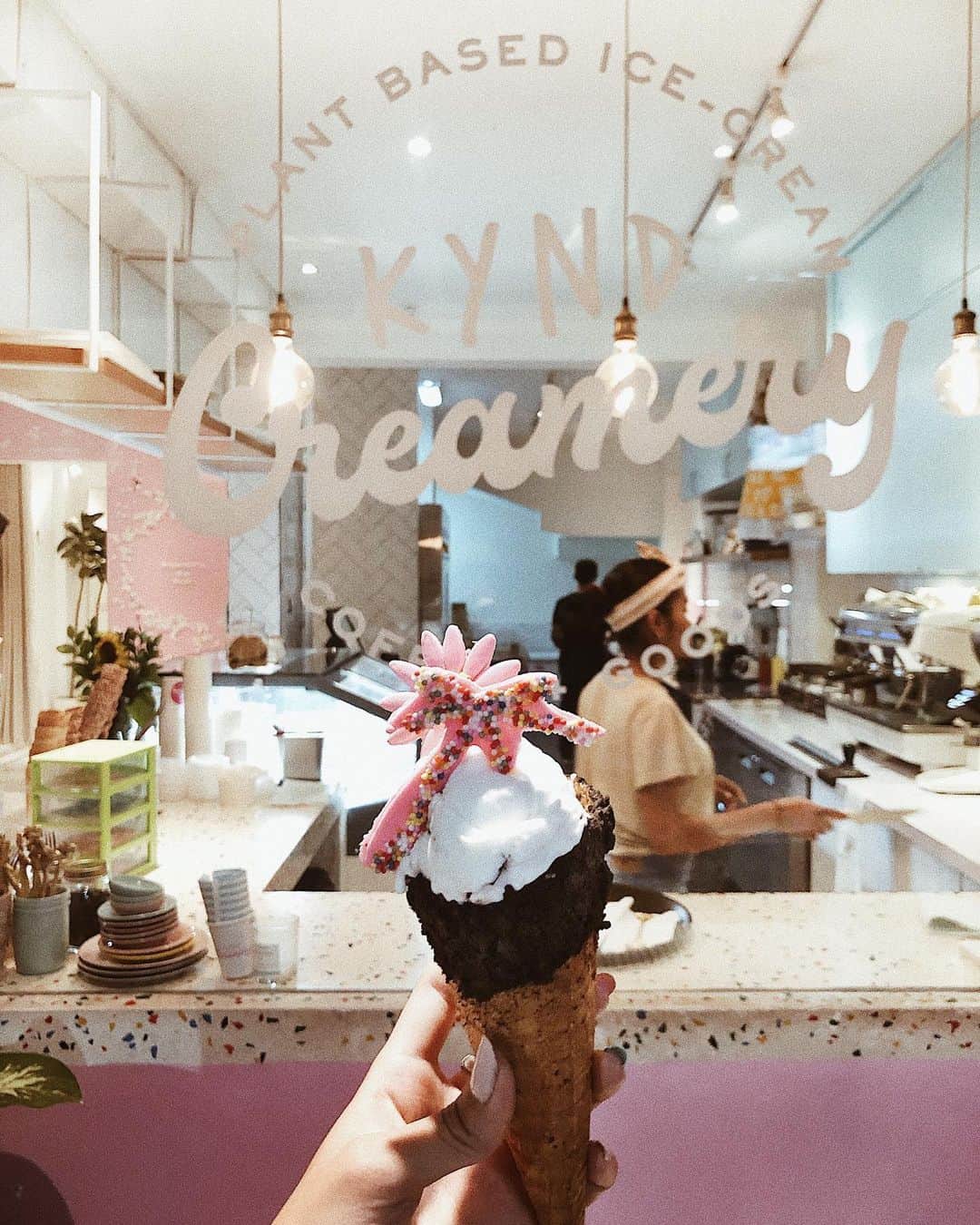 森山菜々のインスタグラム：「✯ I C E C R E A M 🍦👅💞 よぅしゃ〜〜、今日もがんばりますか🔨 . @laulea_shrimp_fukuoka  に フォローしてくれている皆さん open前からありがとうございます🥺🥺💛 #bali #indonesia #suminyak #balicafe #suminyakcafe #kynd #kyndcommunity  #バリ #インドネシア #スミニャック #バリカフェ#カインドカフェ」