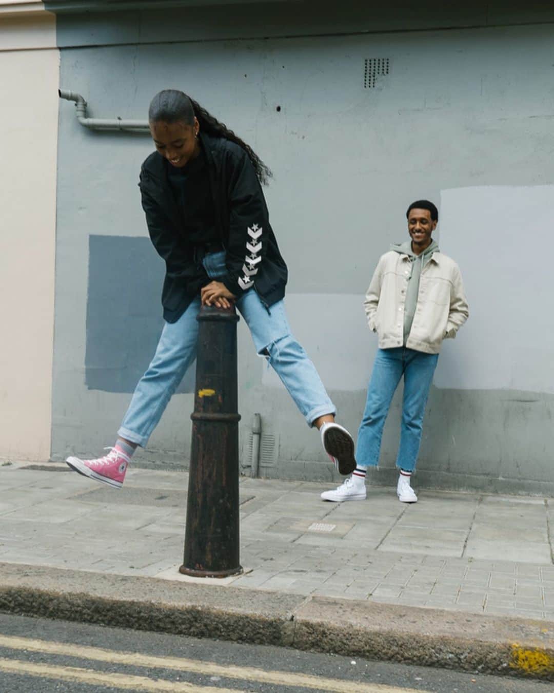 converseさんのインスタグラム写真 - (converseInstagram)「Around the world, young collectives are doing unexpected things to build their own communities and make a difference. Stay tuned for more from @bazookapo_seoul, @guerxs, @legallyblackuk and @redhooklabs as we share their stories. #InMyConverse」7月23日 11時35分 - converse