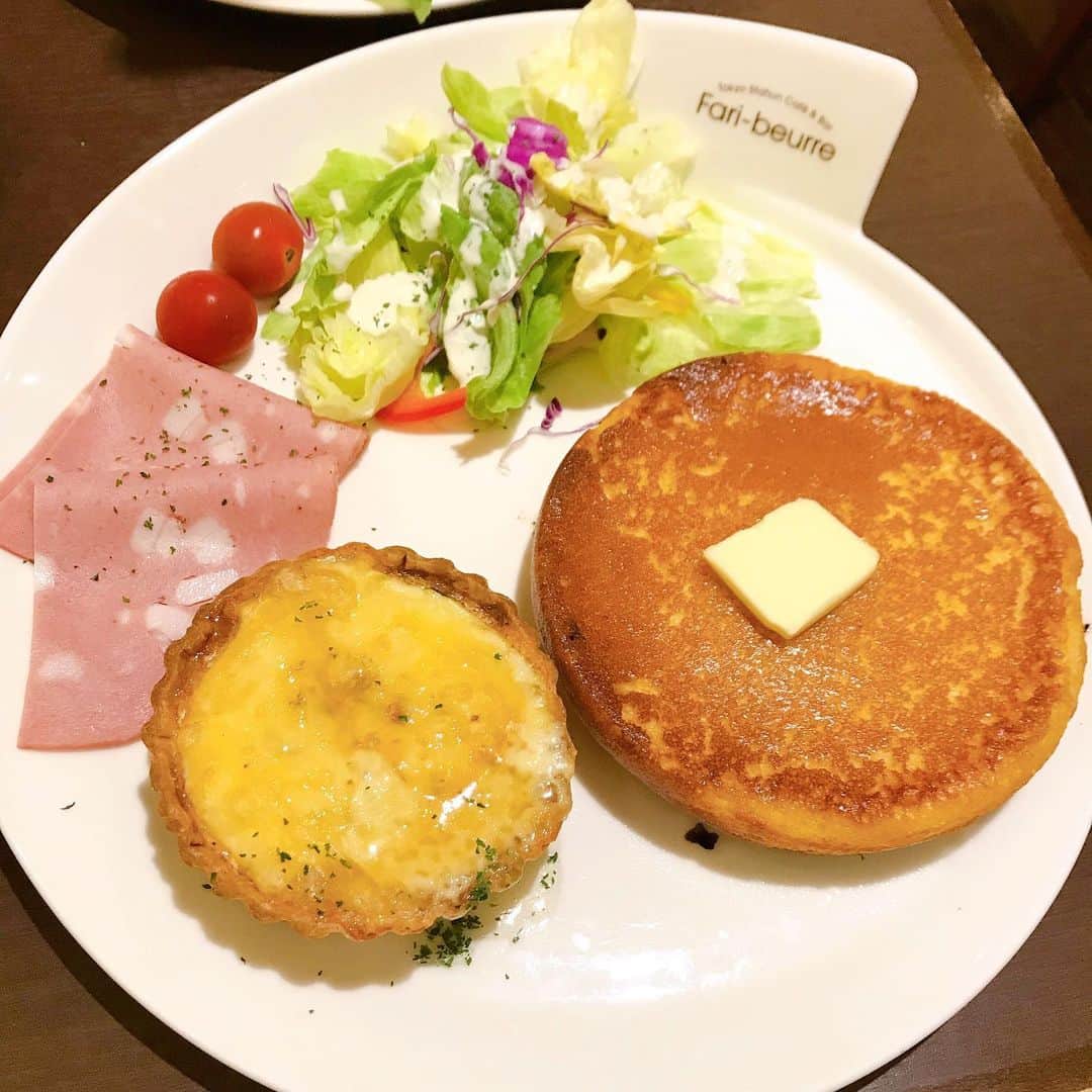 本田みくさんのインスタグラム写真 - (本田みくInstagram)「🥞 . . . ひと口食べた時、 「今まで食べた中で一番好き！！」ってなったパンケーキ( ；꒳​； )♡♡ . . #パンケーキ #本田グルメ  #パンケーキ巡り #🥞 #東京駅グルメ #faribeurre #ホットケーキ #café #pancakes #麻豆 #攝影 #拍攝 #寫真 #人像 #人像攝影 #人像寫真 #被写体 #外拍 #模特 #인물사진 #笑顏 #모델 #섹시 #미인 #패션모델」7月23日 11時38分 - hondamiku