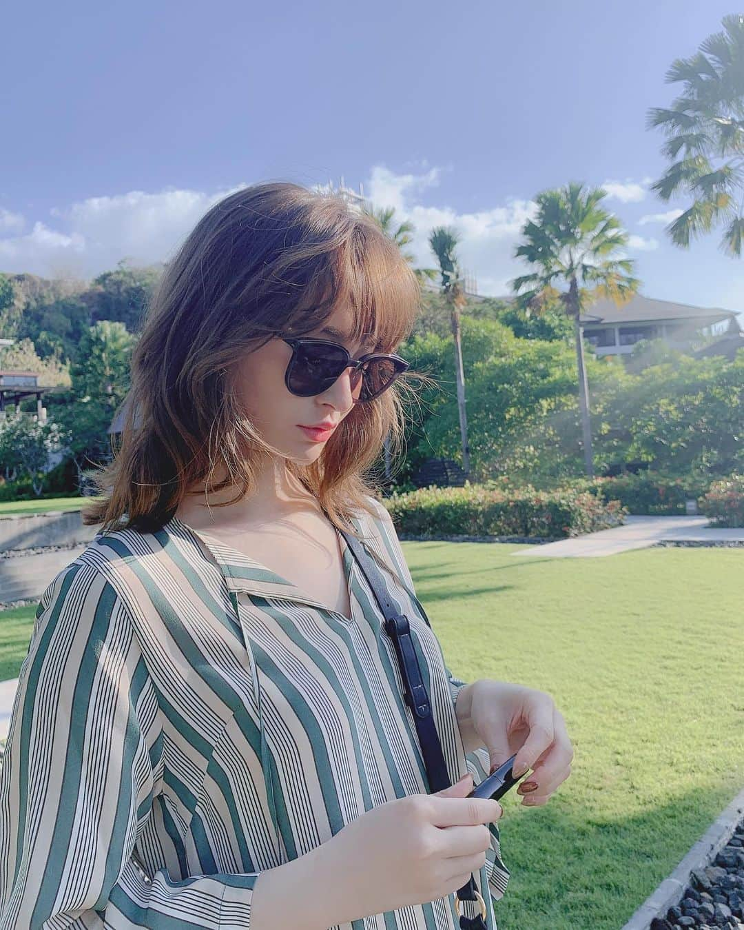 野崎萌香さんのインスタグラム写真 - (野崎萌香Instagram)「しふく🍃 . . .  sunglasses... @gentlemonster  onepeace... @domenicoandsavio  bag... @toryburch  sandal... @chloe」7月23日 12時02分 - moeka_nozaki