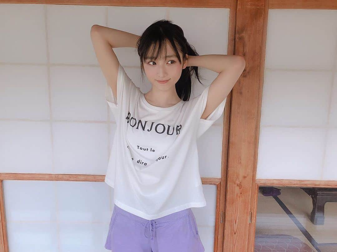 小栗有以さんのインスタグラム写真 - (小栗有以Instagram)「Bonjour❤︎ . . .  #アップトゥーポーイ #発売中  #夏 #夏服 #Tシャツ」7月23日 12時19分 - yuioguri_1226