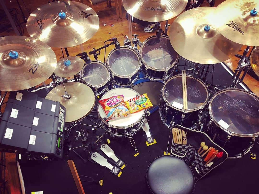 坂東慧さんのインスタグラム写真 - (坂東慧Instagram)「リハ9日目 #yamahadrums #zildjiancymbals #zildjiansticks #aspr #westone #cympad #rehearsal #世界のカラムーチョタイ」7月23日 12時28分 - bandohsatoshi