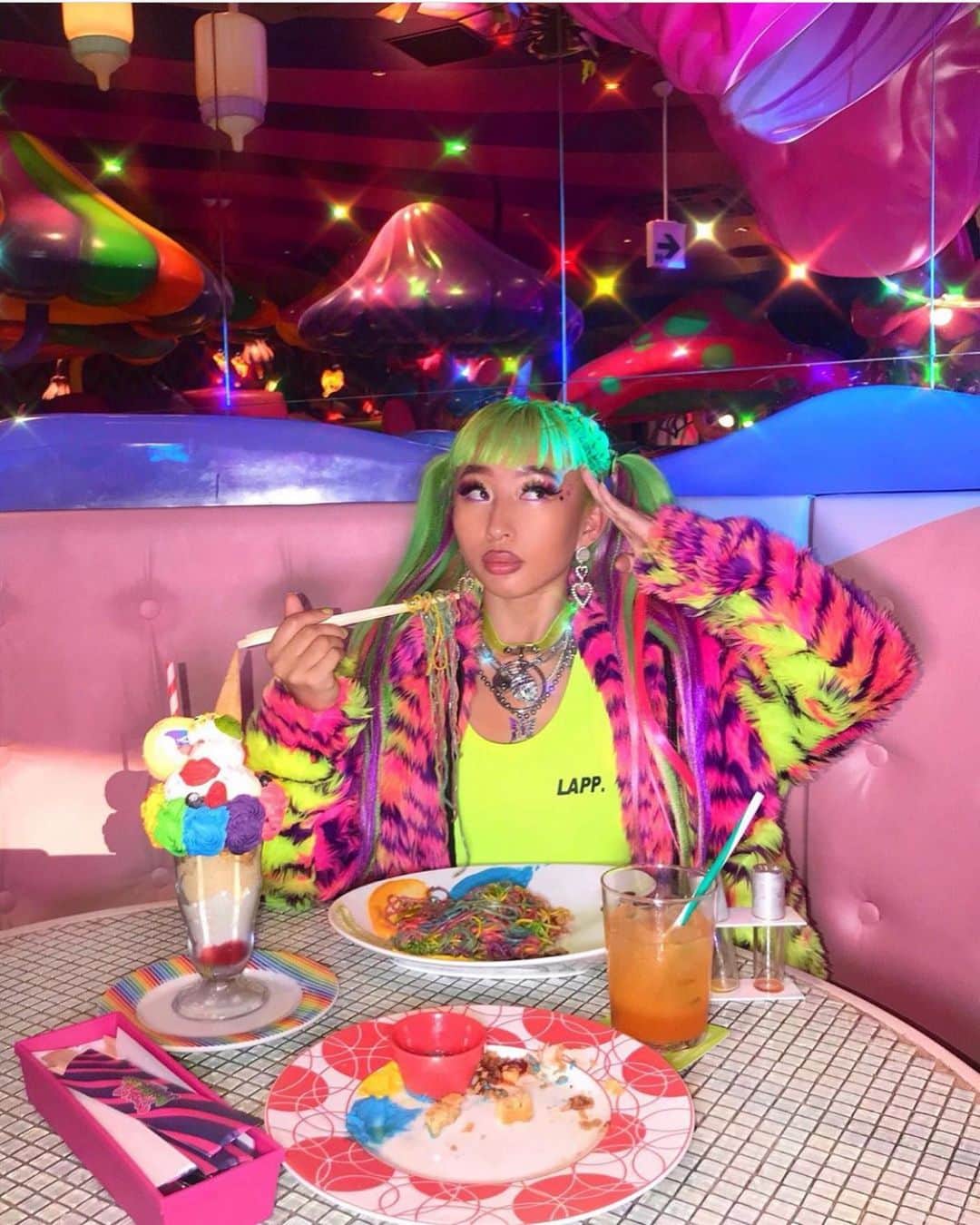 KAWAII MONSTER CAFEさんのインスタグラム写真 - (KAWAII MONSTER CAFEInstagram)「Colorful always look great in color world🌈 Repost from @floguan Thank you for coming💚💙💛💜🧡❤️ #kawaiimonstercafe #monstercafe #カワイイモンスターカフェ  #destination #tokyo #harajuku #shinuya #art #artrestaurant #colorful #color #pink #cafe #travel #trip #traveljapan #triptojapan #japan #colorfulfood #rainbow #rainbowcake #rainbowpasta #strawberry #pancakes #takeshitastreet #harajukustreet #harajukugirl #tokyotravel #onlyinjapan」7月23日 12時28分 - kawaiimonstercafe