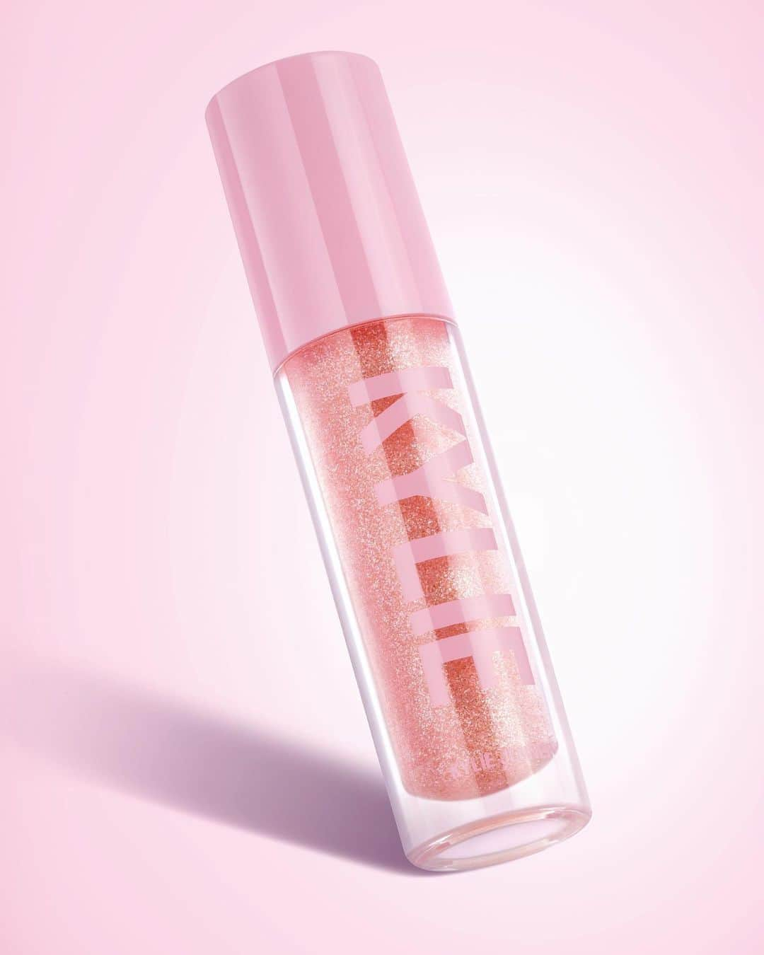 Kylie Cosmeticsさんのインスタグラム写真 - (Kylie CosmeticsInstagram)「Oh You Fancy? High Gloss 💕✨ available now in our new High Gloss Set which also includes Klear, Blow Me Away and Diva 💋」7月23日 12時32分 - kyliecosmetics