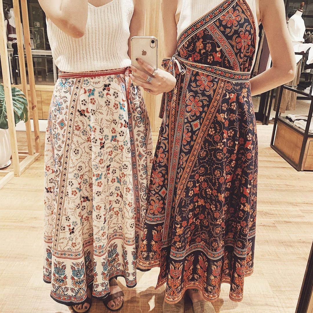 大波絢香さんのインスタグラム写真 大波絢香instagram スカートとしてもワンピースとしても 着れちゃうんです すごい 着方動画2枚目にアップしたので ぜひスワイプして見て下さいね エスニックラップスカート Ungrid Official