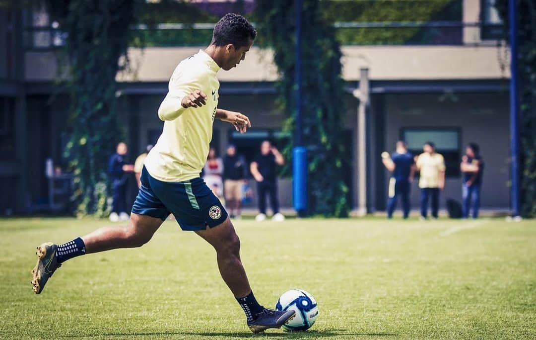 ジョバニ・ドス・サントスさんのインスタグラム写真 - (ジョバニ・ドス・サントスInstagram)「💪🏾⚽️✔️」7月23日 12時41分 - oficialgio