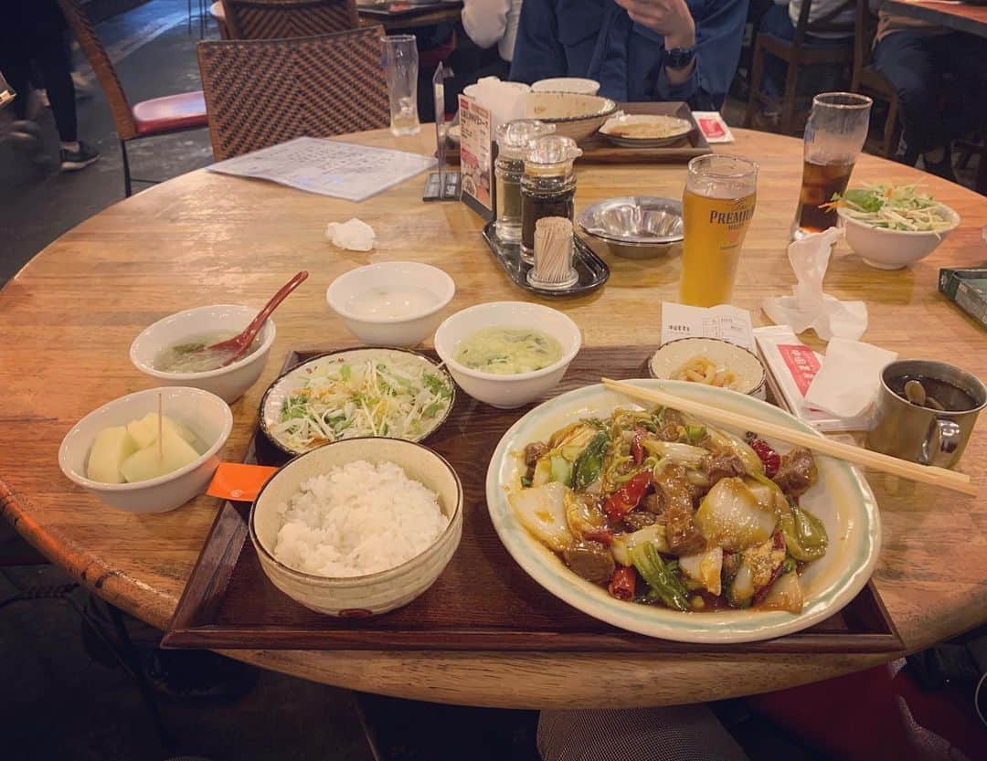 一三さんのインスタグラム写真 - (一三Instagram)「赤坂界隈での昼食は必ずこの店。  ご飯，スープ，サラダ，デザート，烏龍茶，コーヒー，飲み放題，食べ放題で，税込590円⁉️ #昼食 #ランチ #lunch #グルメ #gourmet #中華料理 #赤坂 #akasaka #激安ランチ」7月23日 13時40分 - ichizou.co.jp