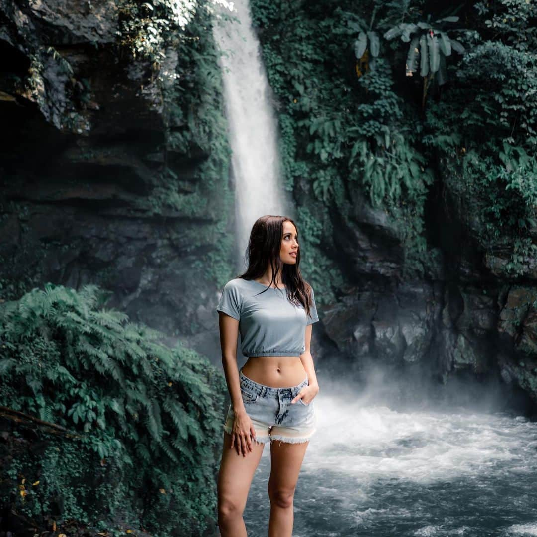 ミーガン・ヤングさんのインスタグラム写真 - (ミーガン・ヤングInstagram)「Tuasan Falls, Camiguin #bencheveryday @benchtm 📷 @kyrkejaleco」7月23日 14時01分 - meganbata