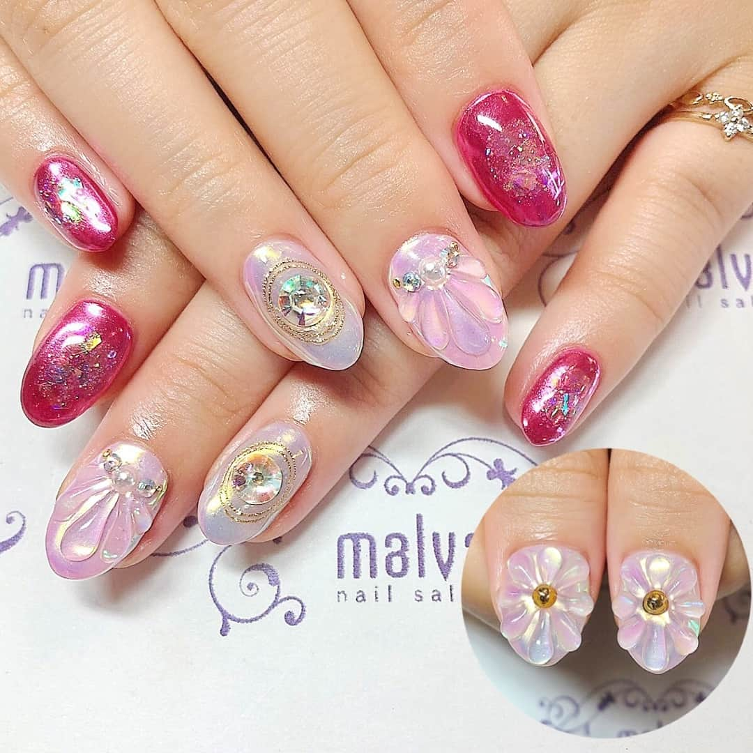 nailsalon malva（ネイルサロンマルヴァ）さんのインスタグラム写真 - (nailsalon malva（ネイルサロンマルヴァ）Instagram)「❃お客様nail❃⠀ ⠀ キャンペーン《キラキラアート053》💘⠀ ⠀ 大大人気のdesign✨⠀ ⠀ nailsalon malva ⠀ ご予約はLINEからがオススメです☆⠀ 🌙原宿LINE ID→《@malva》⠀ ※@を忘れずに‼︎⠀ 全てのアートや料金表はHPより⠀ http://www.malvanail.com/sp/⠀ #malva#マルヴァ#ネイル#gelnail#nail#nailart#naildesign#nailstagram#ジェル#gel#ジェルネイル#ネイルデザイン#原宿ネイル#nailsalon#ネイルサロン#ネイルチップ#森絵里香#malvaネイル#malvanail#ネイリスト募集#美甲#3D#ハンドネイル#夏ネイル#네일#젤네일#甲油#指甲#beauty#シェルネイル」7月23日 14時00分 - malva_nail