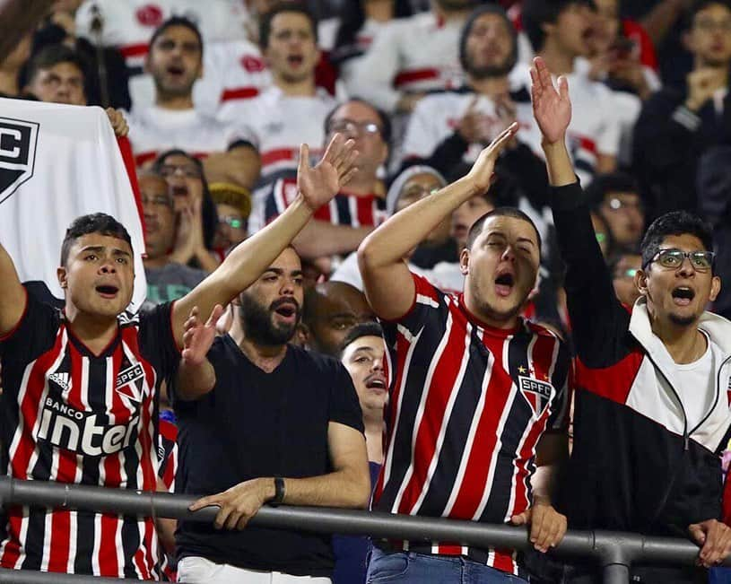 São Paulo FCさんのインスタグラム写真 - (São Paulo FCInstagram)「Mais de 35 mil torcedores na segunda-feira, marcando o maior público da 11ª rodada do @brasileirao. O que falar dessa torcida maravilhosa?! #EstaremosSempreJuntos 🇾🇪❤️」7月24日 0時59分 - saopaulofc