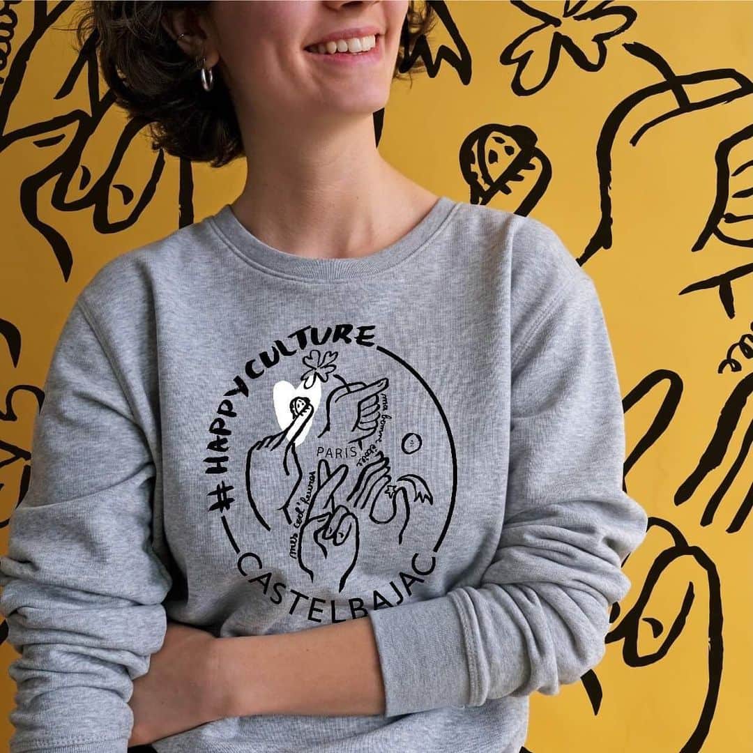 のインスタグラム：「Happyculteurs en apesanteur... La chaleur vous met de bonne humeur ?  Cet été, craquez pour notre collection capsule Bonne'Heure !  Weightlessness Happy culture adepts The heat puts you in a good mood ?  This summer, succomb to our new capsule collection Bonne'Heure !  #Castelbajac #HappyCulture  #Castelbajac #Paris #Fashion #heat #Brand #summer #SummerBreak #bonneheure」
