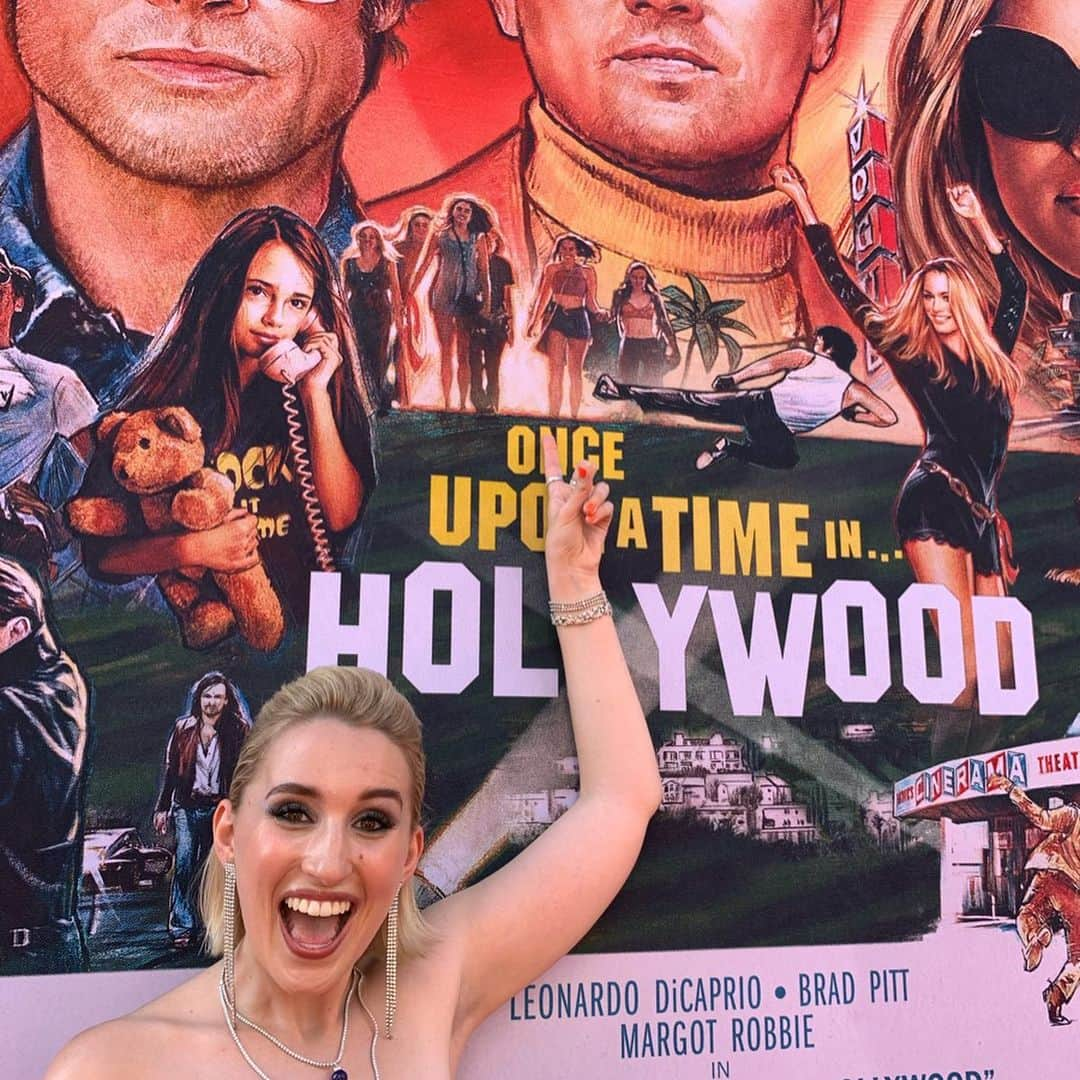 ケヴィン・スミスさんのインスタグラム写真 - (ケヴィン・スミスInstagram)「Having a kid is an expensive proposition - but after getting me and @jenschwalbach into the @onceinhollywood premiere at the @chinesetheatres, my kid is starting to pay off! I’ve been a big fan of #quentintarantino since before I was a Dad, so this was all a bit surreal. As a child of the 70’s, the Manson Family was the yardstick by which terror was measured: psychotic home invaders led from afar by a bloodthirsty madman. Hence @harleyquinnsmith as a circa-1969 member of the Manson Family was just beyond nuts for me to see! The movie rocked, we were crazy proud of the Kid, the popcorn was free, Jen looked absolutely stunning, and it was such a big night for our family, I even wore pants! #KevinSmith #harleyquinnsmith #jenniferschwalbach #hollywood #premiere #onceuponatimeinhollywood #tclchinesetheatre」7月23日 23時45分 - thatkevinsmith