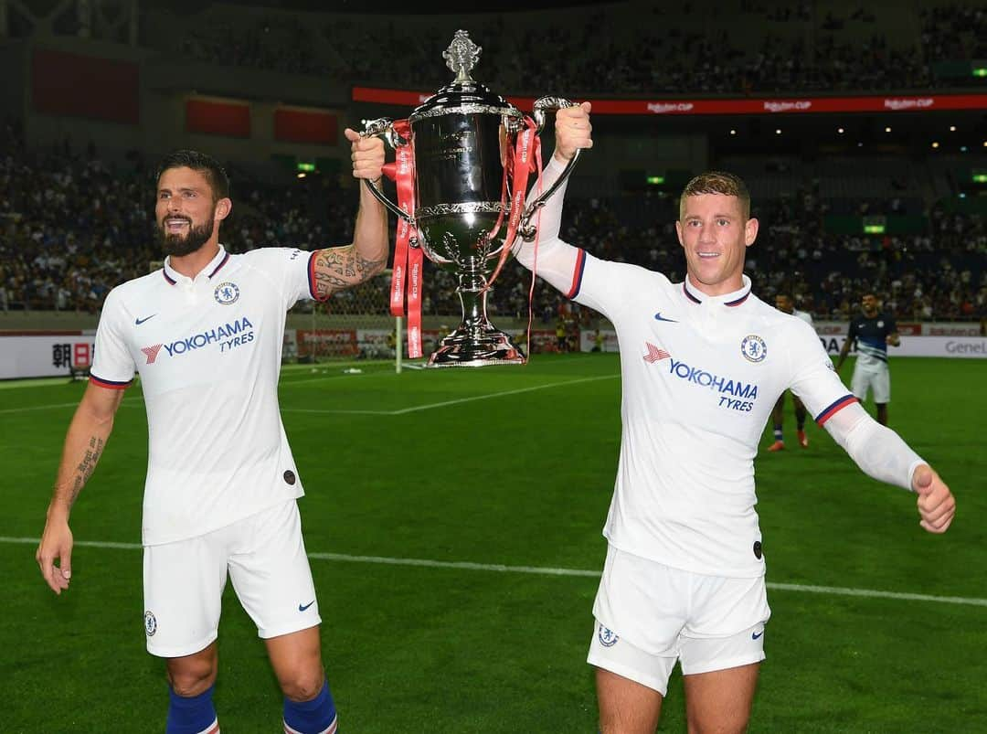 チェルシーFCさんのインスタグラム写真 - (チェルシーFCInstagram)「Olivier Giroud 🏆 @RossBarkley #CFCinJapan #CFC #Chelsea #RakutenCup」7月23日 23時55分 - chelseafc