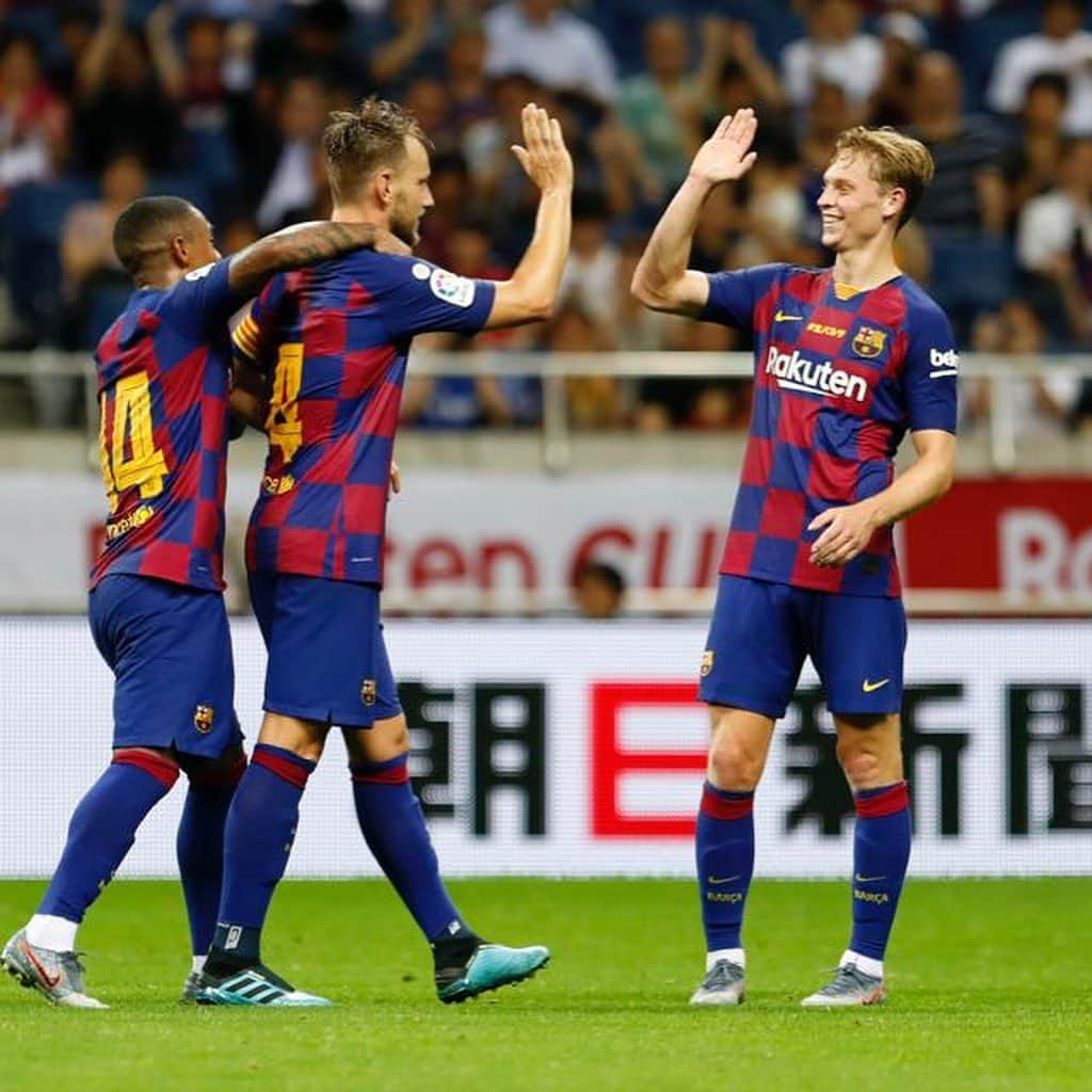 イヴァン・ラキティッチさんのインスタグラム写真 - (イヴァン・ラキティッチInstagram)「1st game and 1st goal.!⚽️ va por vosotras amor, siempre.!👨‍👩‍👧‍👧 @raquel_mauri  Vamos Barça😁💪 #rakutencup #pretemporada #lafamiliaunidajamasseravencida」7月23日 23時55分 - ivanrakitic