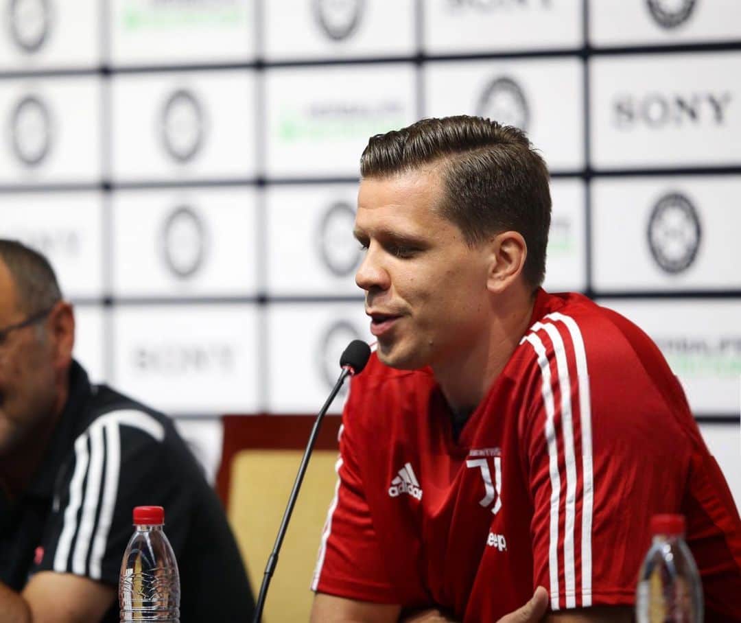 ヴォイチェフ・シュチェスニーのインスタグラム：「Press conference and training in Nanjing complete ✔️ Tomorrow #JuveInter 💪」