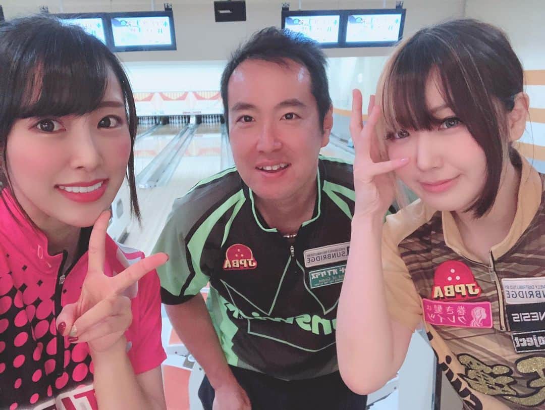 のインスタグラム：「おやくま🐻 . . 小原照之プロボウラーにアジャストやリリースを教えて頂きました🥺✨✨✨ 岩見彩乃プロと練習🧸💓💓💓 . . #おやすみ #goodnight #🌙 #おやくま #日々の出会いに感謝 #バクステ外神田一丁目 #いっちょめ #熊本美和 #idol #일본 #아이돌 #アイドルボウラー #Pリーガー #プロボウラーになりたい #instagood #followme #ボウリング #bowling #볼링 #🎳 #kawaii #makeup #beauty #黒髪 #小原照之 #岩見彩乃 #プロボウラー #練習 #立川スターレーン #すきぴ」