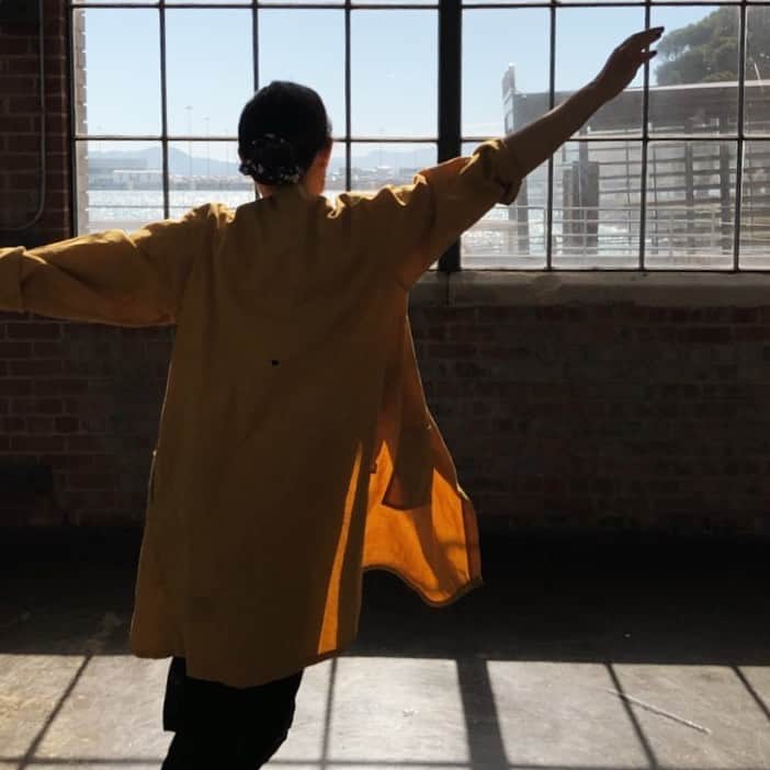 のインスタグラム：「One more day here in the Bay Area. Taking in all the nice chilly weather I can before I go back. Hope the heat waves and rain isn’t ruining your week! Be safe out there. もう1日ベイエリアにいるから、この涼しい天気を楽しむ。アメリカは大雨か暑すぐる真夏の天気だから、みんな気をつけてね！#chilly #bayarea #coldsummer #sf #sfindiemart #pier photo by @seekim_」