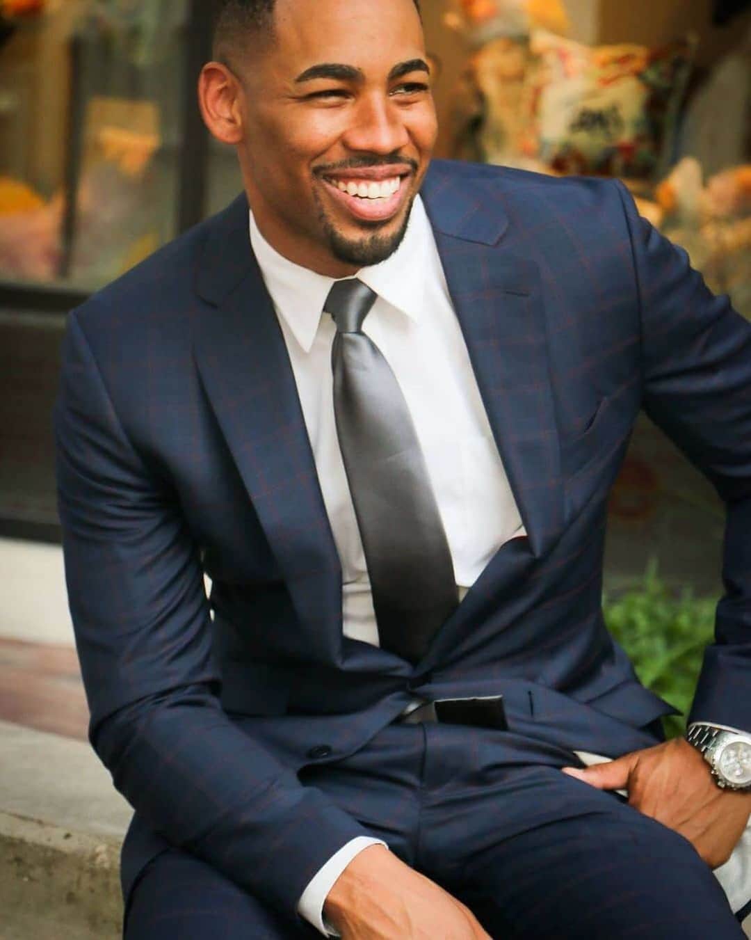 E! Onlineさんのインスタグラム写真 - (E! OnlineInstagram)「We Mike be biased, so we're going to Johnson leave this right here and let you decide who the next #TheBachelor should be. Everything we know about Mike Johnson possibly becoming the first black male lead of the show is at the link in our bio. (📷: @mikejohnson1_)」7月24日 0時17分 - enews