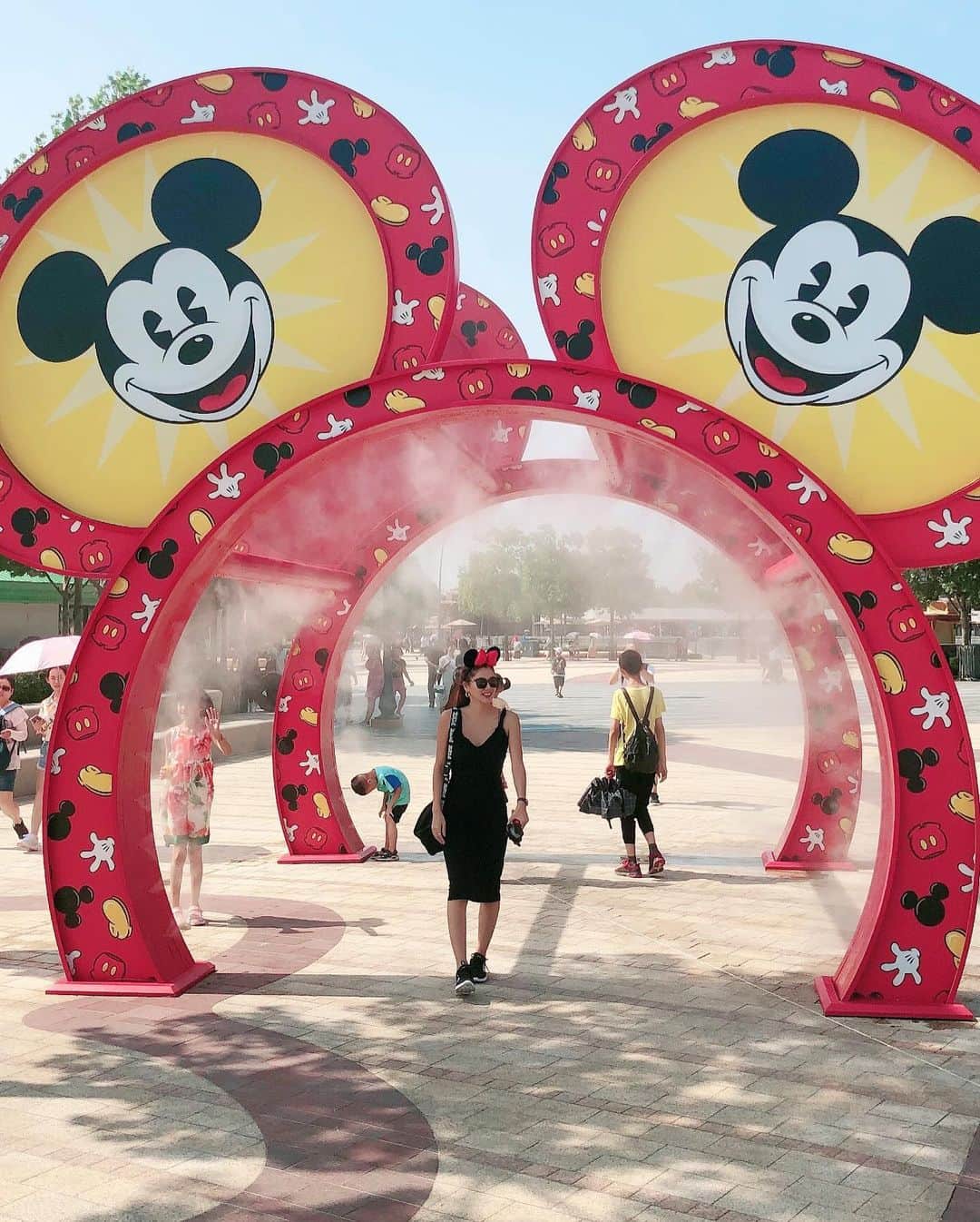 宮崎沙矢加さんのインスタグラム写真 - (宮崎沙矢加Instagram)「My first time to visit Disneyland in Shanghai♥️♥️♥️🍿It was so much fun!!! . . . 昨日は上海ディズニーランド🐹サウナ並みに暑かったけど最高だった🇨🇳 #disneyland #shanghaidisneyland」7月24日 0時20分 - sarah___audrey