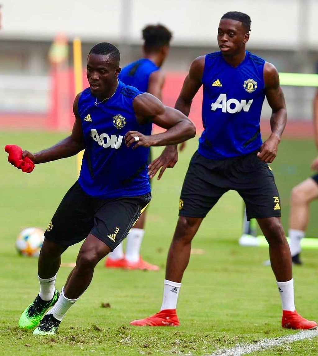 エリック・バイリーさんのインスタグラム写真 - (エリック・バイリーInstagram)「First training session in Shanghai.」7月24日 0時31分 - ericbailly24