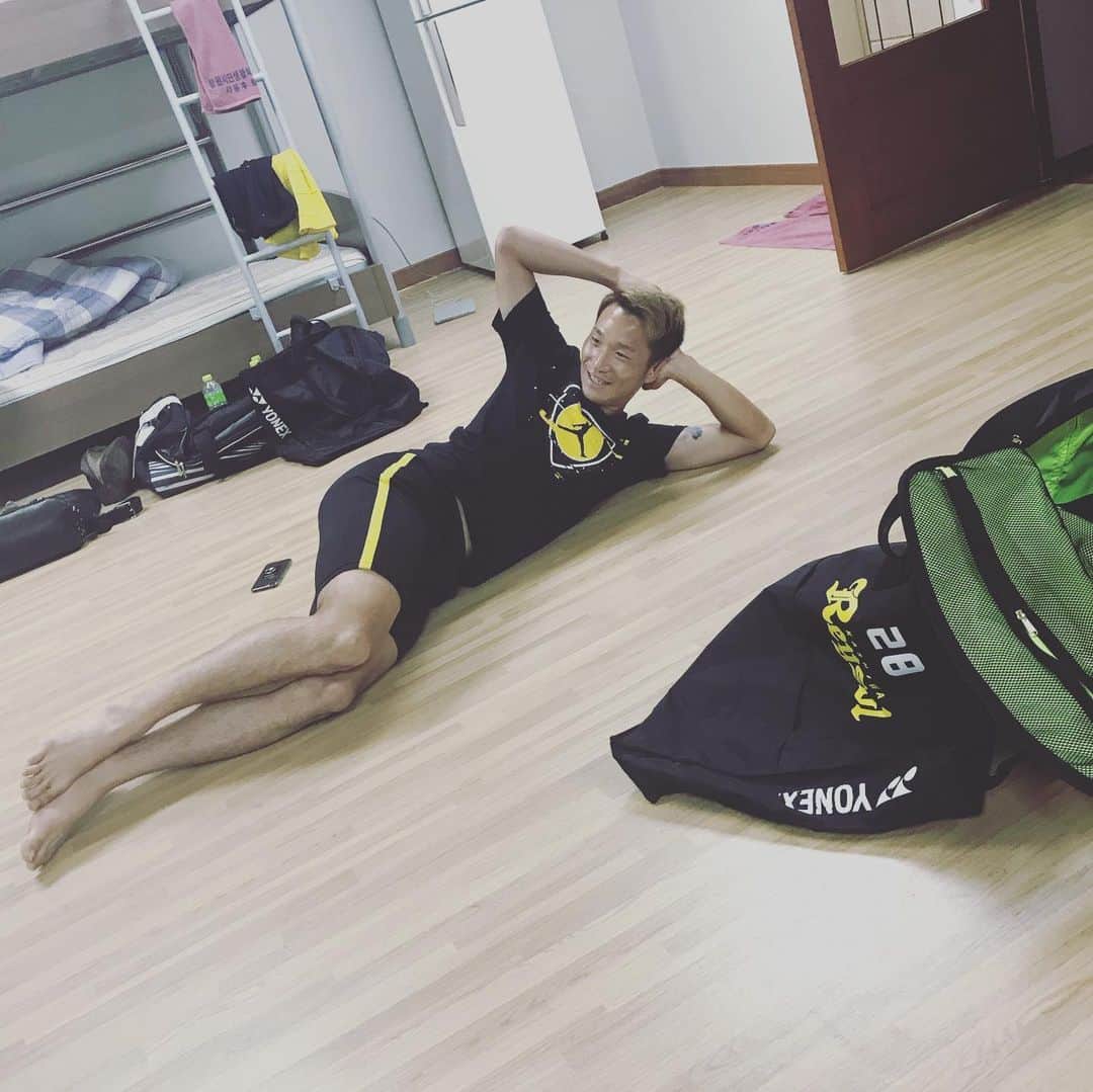 のインスタグラム：「. また一緒に👊  #愛されてるって #小泉慶 #みたいな人を言う #韓国キャンプ楽しかったな #欲しいタイミングでいつもパスくれてありがとな #ハロウィンパーティーな #頑張れ慶 #19時からハッシュタグ考えてたらこんな時間おやすみなさい #きりくんすげーや @k.kirihata」
