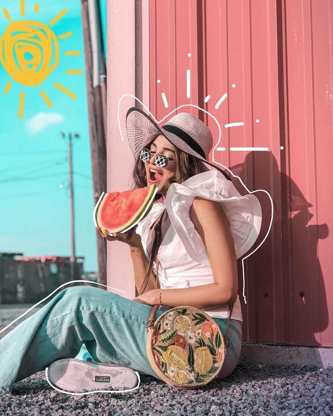 アクセサライズのインスタグラム：「When the sun is shining 🍉 and you've bagged yourself a steal in the Accessorize sale. Enjoy up to 70% off online and in store now. 📷@kompalmattakapoor 🔍 Bag - available in store Tap the link in the bio to shop sale now.  #Accessorize #Accessorizer」