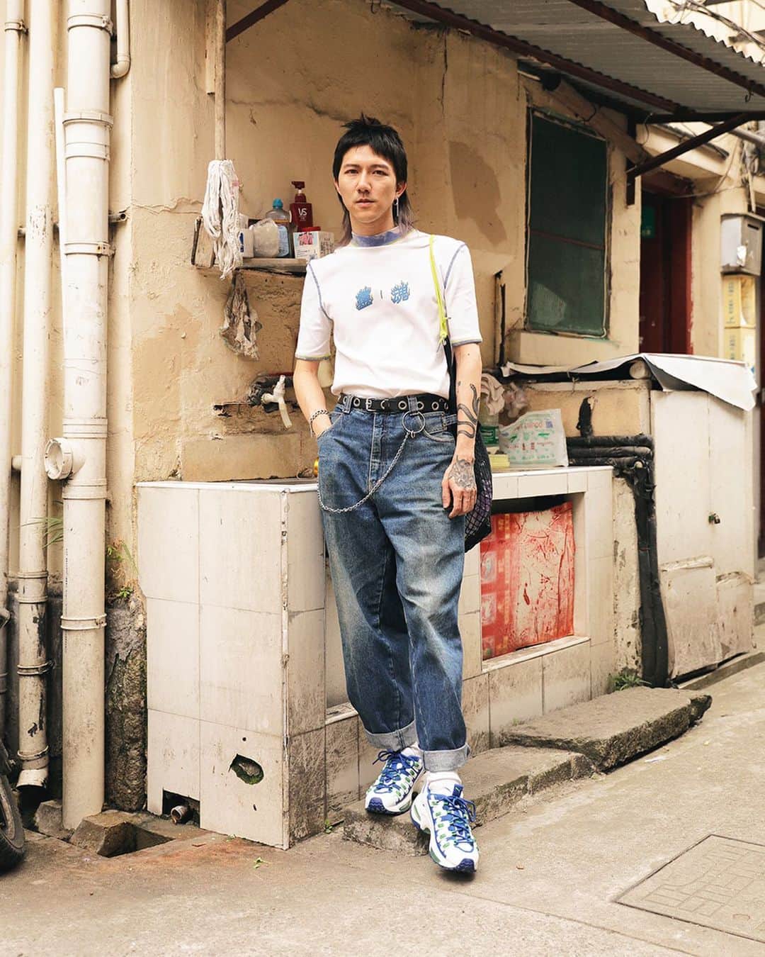 Droptokyoさんのインスタグラム写真 - (DroptokyoInstagram)「CHINA STREET STYLE @drop_china #🇨🇳 #streetstyle#droptokyo#china#shanghai#shanghaifashion#shanghaifashionweek#streetscene#streetfashion#streetwear#streetculture#fashion#上海#中国#时装#时尚#潮流#东京#街拍#上海时装周#摄影#街头#穿搭  Photography: @dai.yamashiro」7月23日 16時01分 - drop_tokyo