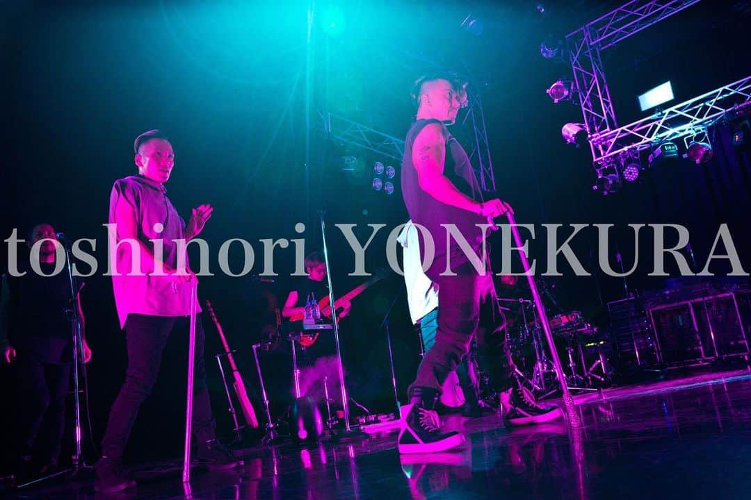 米倉利紀さんのインスタグラム写真 - (米倉利紀Instagram)「“analog” TOUR 2019  members are: vocal -toshinori YONEKURA band master and keys -ryuichi kureha drums -yoichiro yamauchi bass -tsuru backup singer -ryutaro makino dancer -teru dancer -pink  7/25 ZEPP TOKYO -the final show  photographer: tomoki ino  #music #fashion #art #pics #dance #fitness #bodymake #food #diet #singer #love #tour #analog #zepp #sapporo #osaka #fukuoka #tokyo」7月23日 16時33分 - toshi_yonekura