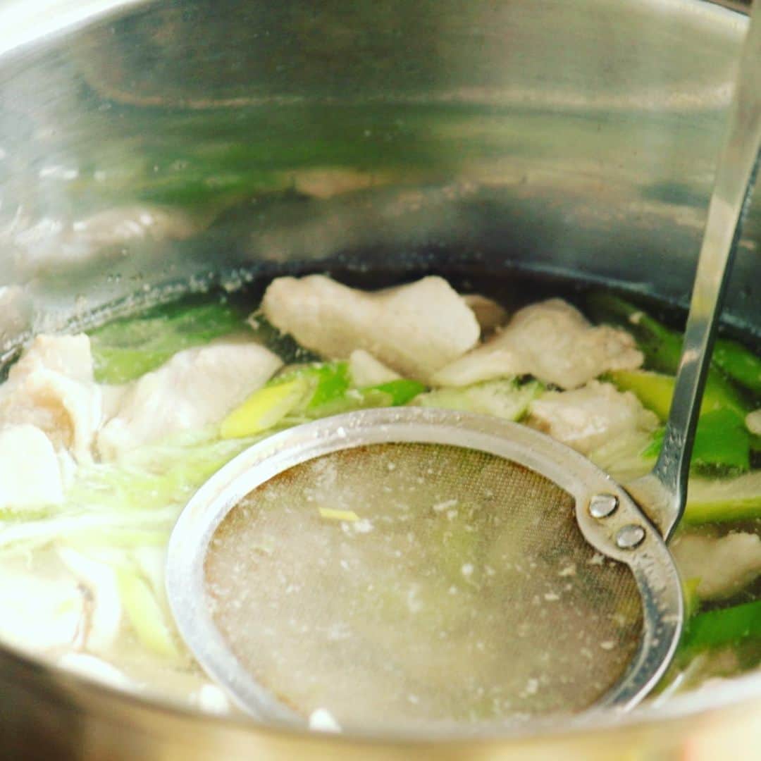 メシ通さんのインスタグラム写真 - (メシ通Instagram)「家で作れたら嬉しいですね。 洗い物も少ないですよ。  家の冷蔵庫にある麺つゆで、おそば屋さんみたいな「カレーそば」を作るたった2つのコツ【山本リコピン】 https://www.hotpepper.jp/mesitsu/entry/y-ricopin/19-00063_1  #mesitsu #メシ通 #グルメ #カレーそば #そば #麺つゆ #カレー #麺類 #簡単 #レシピ #レシピブログ #山本リコピン #神奈川 #buckwheatnoodles #soba #curry #easy #delicious #recipe #recipeblog #japan #kanagawa #yamamoto_ricopin」7月23日 17時01分 - mesitsu