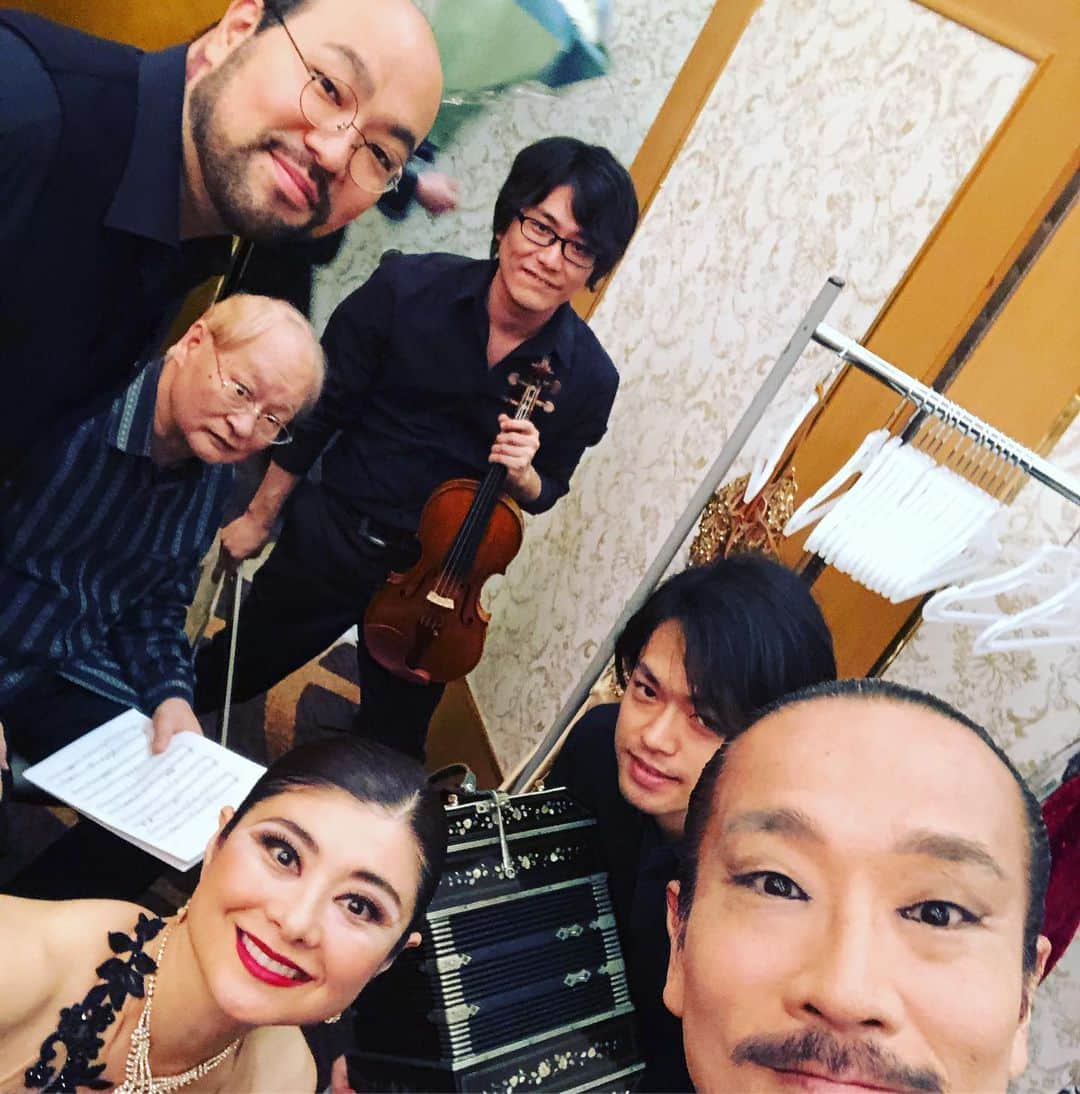 間々田佳子のインスタグラム：「先日の秋田でのタンゴショー  #アルゼンチンタンゴショー #顔ヨガ間々田佳子 #タンゴダンサー間々田佳子  #鈴木崇朗  #gyu #タンゴダンサー顔ヨガ間々田佳子 #軸ウォーキング」