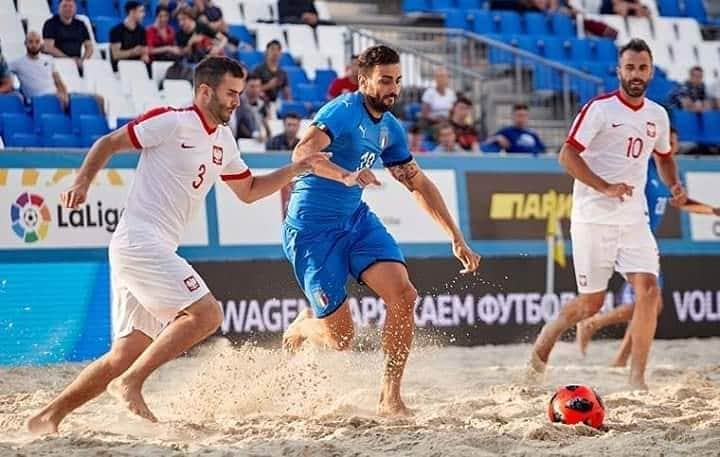 サッカーイタリア代表さんのインスタグラム写真 - (サッカーイタリア代表Instagram)「#Nazionale #BeachSoccer🇮🇹 FIFA World Cup – Europe Qualifier: L’#Italia batte la Polonia🇵🇱 per 4⃣-1⃣ e conquista il 1^ posto del girone . Oggi alle⏲️15.15 l’#Italbeach agli Ottavi affronta ancora il Kazakhstan🇰🇿 . . #VivoAzzurro」7月23日 17時55分 - azzurri