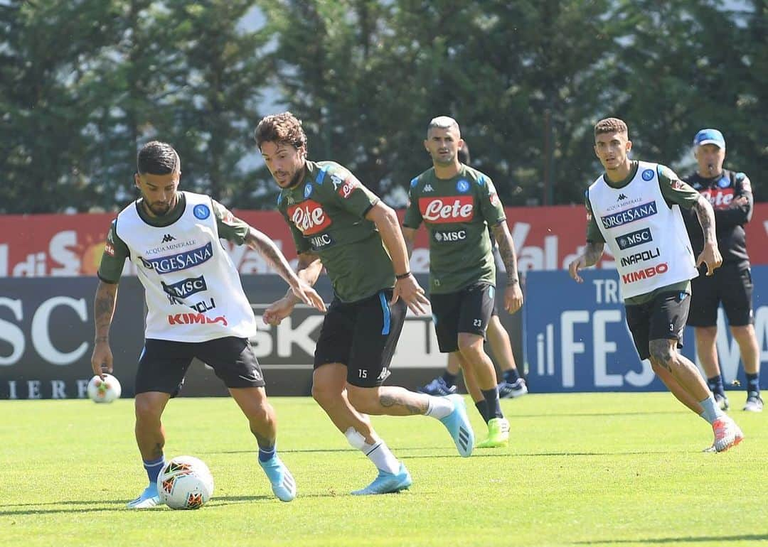 SSCナポリさんのインスタグラム写真 - (SSCナポリInstagram)「🏃🏻‍♂️ This morning 👉 #WorkOut 💙 #ForzaNapoliSempre」7月23日 18時24分 - officialsscnapoli