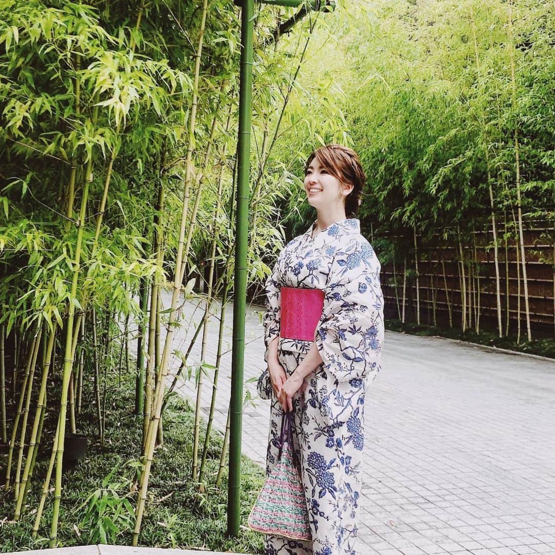 三浦マキのインスタグラム：「Kyoto…⛩ 夏の京都へ。はんなり楽しむ季節の到来。 * * * * #kyoto#yukata#japan#京都#浴衣#日本#夏の京都」