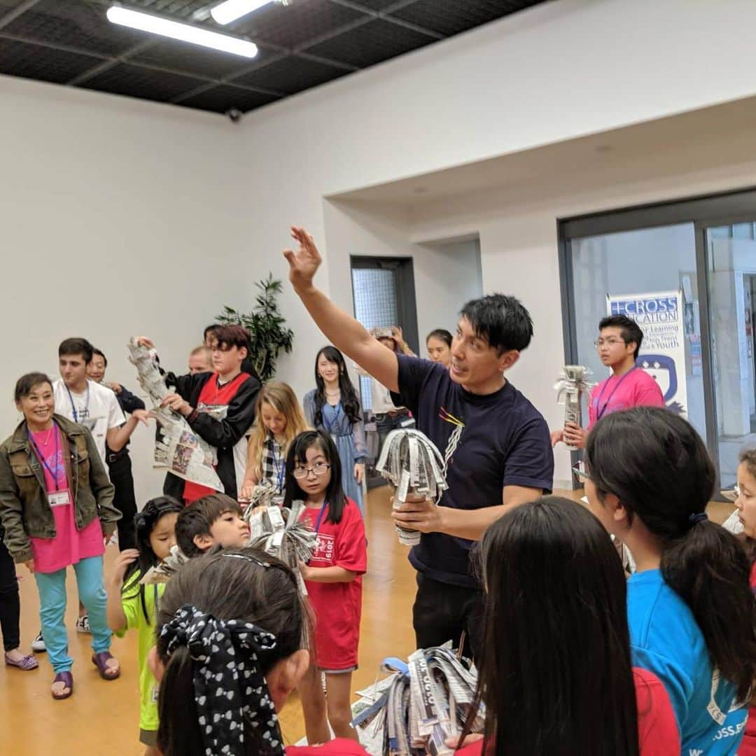 セロさんのインスタグラム写真 - (セロInstagram)「Connected with some kids today from The international Cross Camp Summer Program which began a couple weeks ago. These young minds were like a dry sponge and absorbed all the magic in!  We workshopped the meaning of imagination and these kids have it!!!! Good job kids... and parents! Lol. I thought this was gonna be kids only... turned out there were more parents there to see me than the children... ha ha ha... that’s ok.  Kids of all ages welcome!」7月23日 18時32分 - cyrilmagic