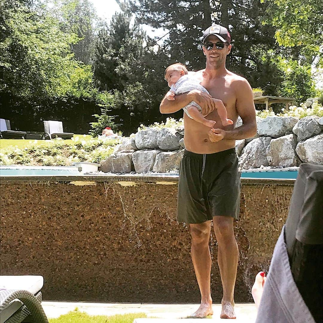 フェルナンド・ベルダスコさんのインスタグラム写真 - (フェルナンド・ベルダスコInstagram)「Pool day 👶🏽☀️💦❤️ #family #love」7月23日 18時30分 - ferverdasco