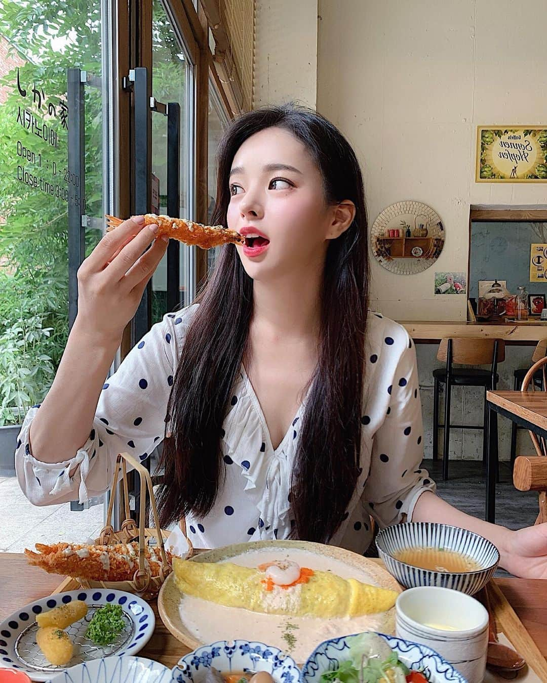 ダユンさんのインスタグラム写真 - (ダユンInstagram)「제가 징짜 거짓말 허언 1도 없이 엄청난 숨겨진 맛집을 찾았어요... 그냥 할말하않 수준의 엄청난 집이요.. 명란크림오므라이스 그냥 미쳤어요 아주.. 엄청난 맛입니다 나머지 튀김부터 소고기 스끼야끼까지 .. 꼭 가세요 천번 가세요 !!!! 근데 이미 유명한 맛집인가? 🤔🤔 . . #시카노이에 #광화문맛집  #종로맛집 #서촌맛집 #서촌 #경복궁맛집 #삼청동맛집」7月23日 18時43分 - 2__yun__2